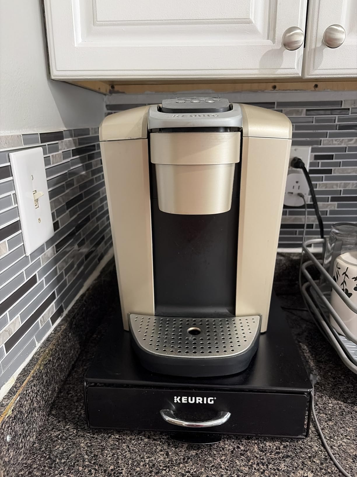 Keurig K-Elite Single Serve K-Cup Pod Coffee Maker, with Strength and Temperature Control, Iced Coffee Capability, 8 to 12oz Brew Size, Programmable, Brushed Silver - Customer Photo 3