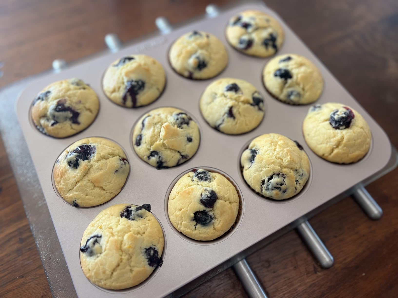 CHEFMADE Eclair Cake Pan, 14-Cavity Non-Stick Mini Eclair Cookie Biscuits Bakeware for Oven Baking (Champagne Gold) customer photo 1