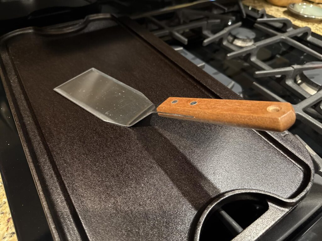 MANNKITCHEN Professional Grade Stainless Steel Spatula Perfect for Cast Iron Skillets and Flat Top Grills (MK21680) - Customer Photo 1