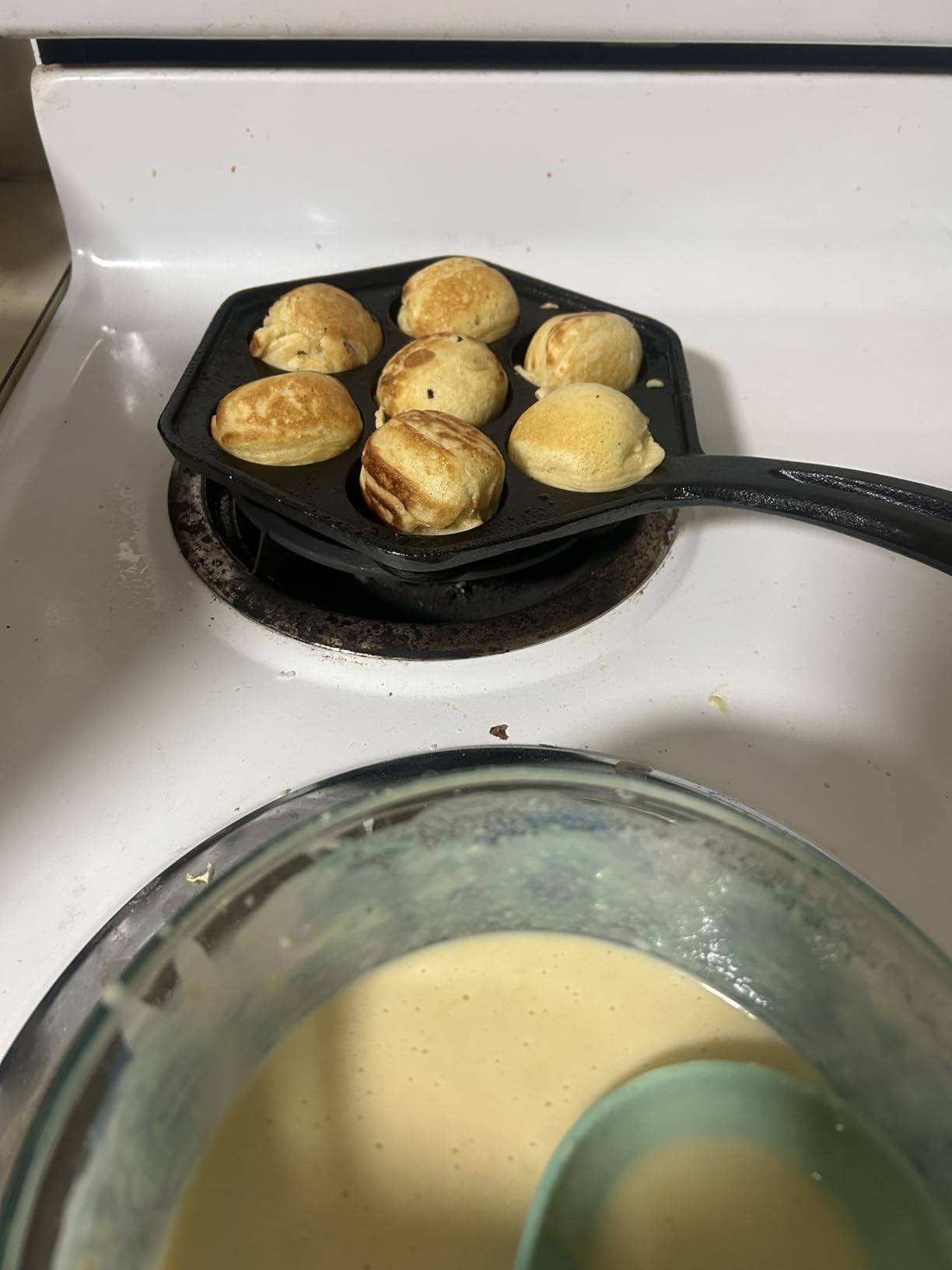 Commercial CHEF Danish Aebleskiver Pan, Pre-Seasoned Cast Iron, Seven Sections For Mini Puffs and Pancake Balls customer photo 2