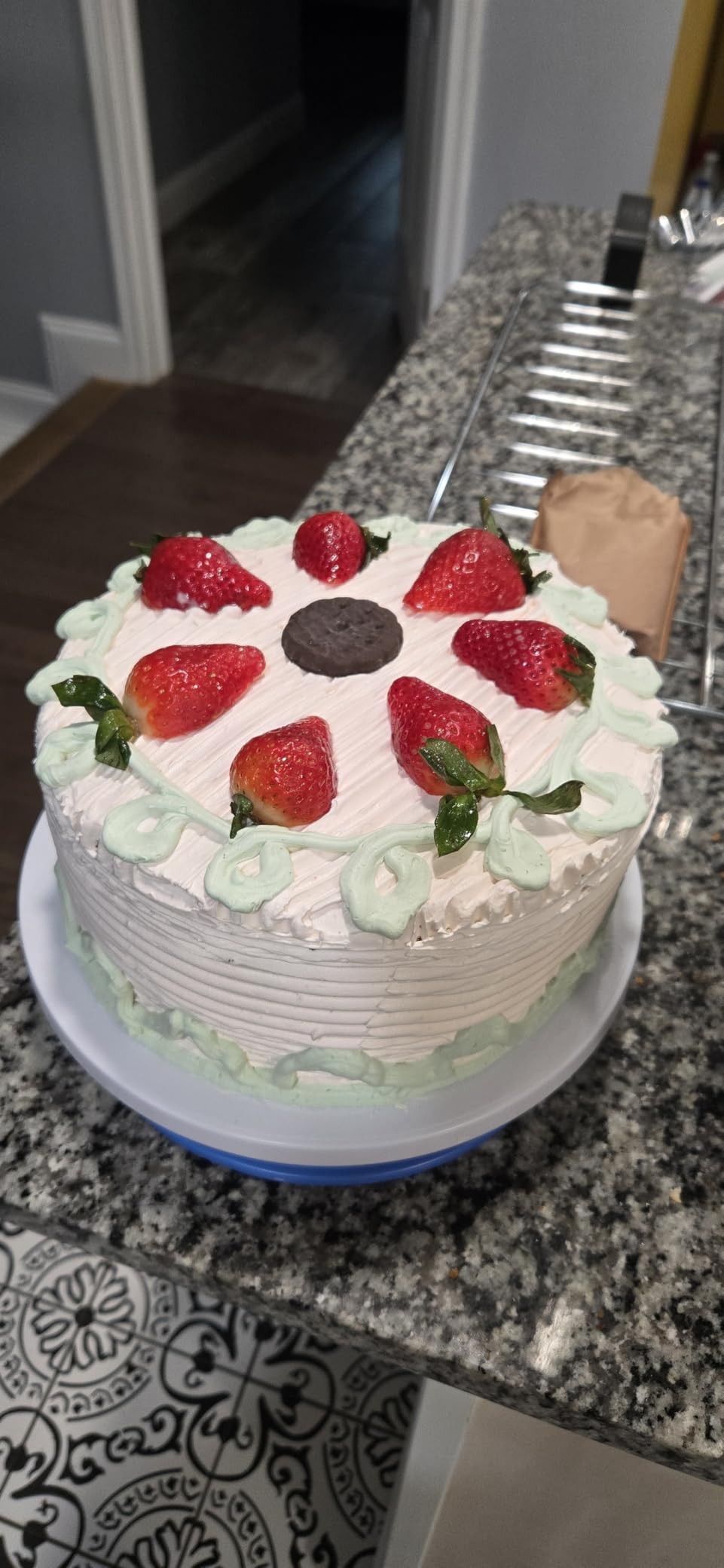 RFAQK 90PCs Cake Decorating Kit with Leveler, Baking Supplies Gift Includes Cake Stand Turntable, 24 Numbered Icing Tips, 55+1 Piping Bags, 2 Frosting Spatulas, 3 Scrappers, Video Course & Booklet customer photo 2