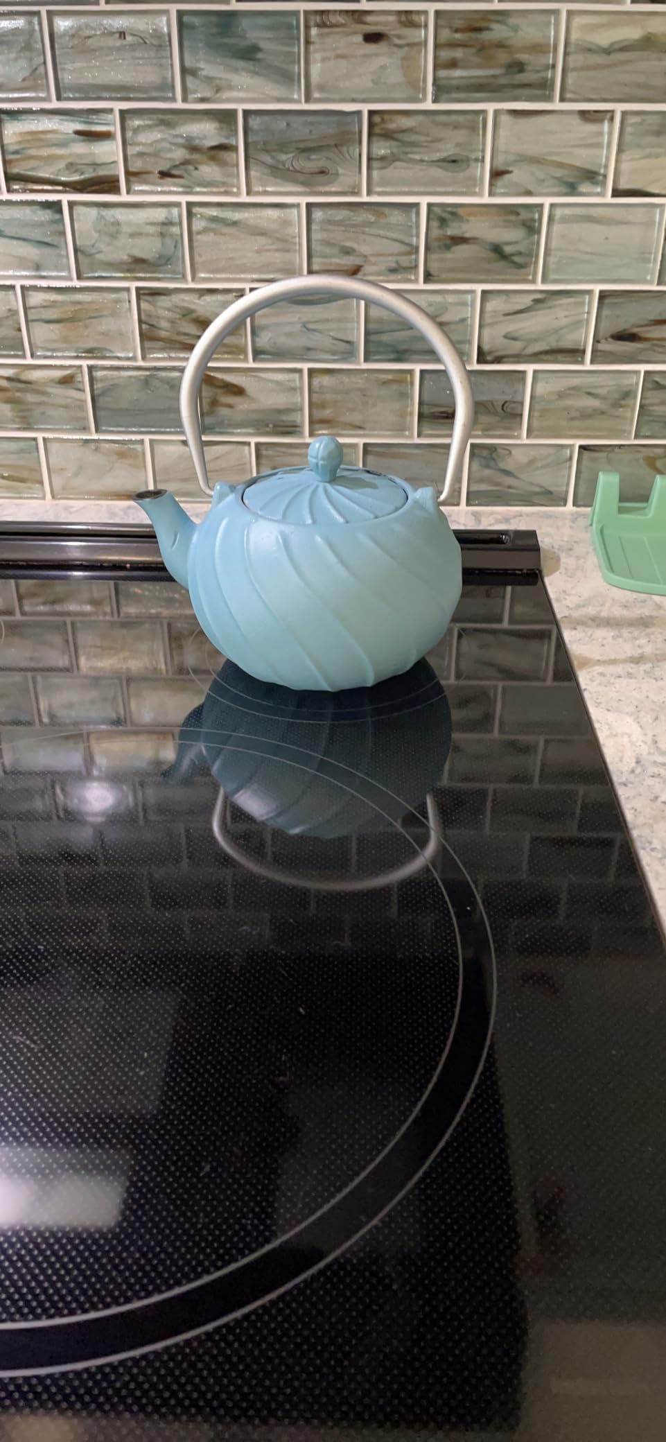 TOPTIER Japanese Teapot with Stainless Steel Infuser, Cast Iron Tea Kettle Stovetop Safe, Leaf Design Coated with Enameled Interior for 32 Ounce (950 ml), Light Green - Customer Photo 3