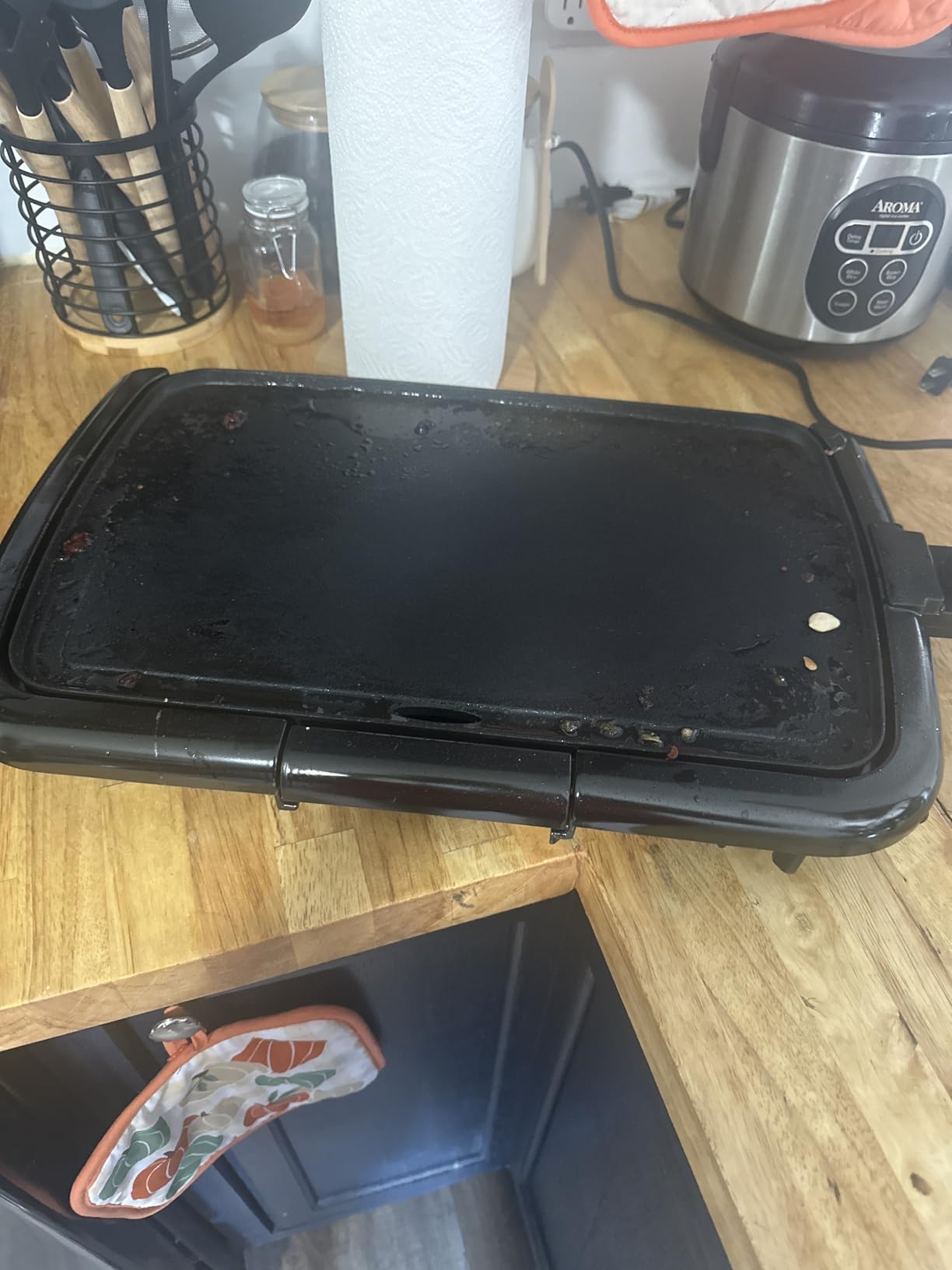 OVENTE Electric Griddle with 16 x 10 Inch Flat Non-Stick Cooking Surface, Removable and Adjustable Temperature Control, Indoor Grill for Instant Breakfast, Pancakes, Eggs or Burgers, Black GD1610B - Customer Photo 1