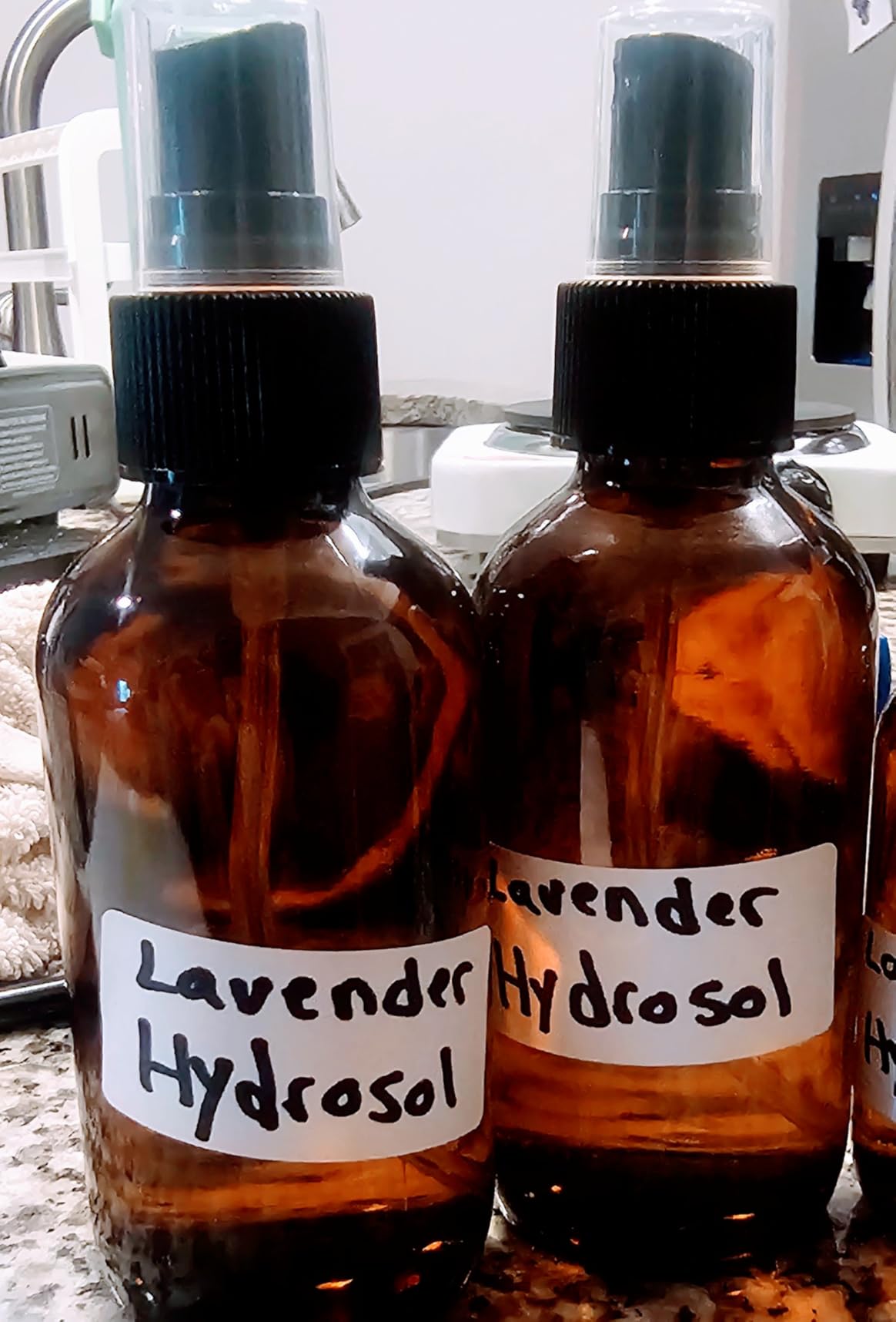 Glass Spray Bottle Kit×10 (2×16oz, 2×4oz, 6×2oz), 9×10ml Roller Bottles, Anti UV, Multi Size and Versatile, Suitable for Aromatherapy, Facial Moisturizing, Watering, etc.(Amber) - Customer Photo 1