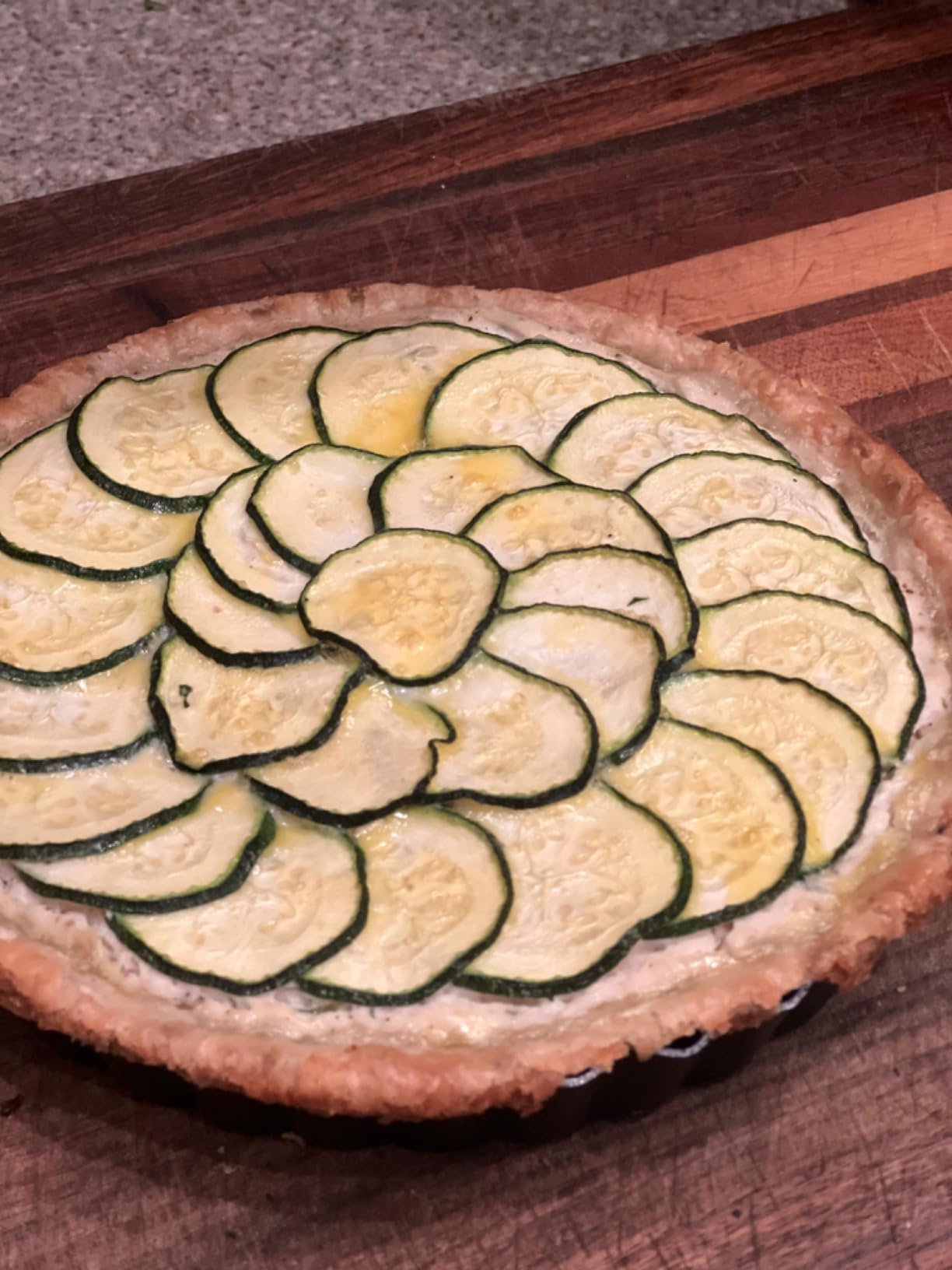 Beasea Tart Pan 10 Inch with Removable Bottom, Non Stick Quiche Pan Pie Shell Fluted Edge Tart Pan, Loose Base Carbon Steel Round Cooking Pan for Baking customer photo 2