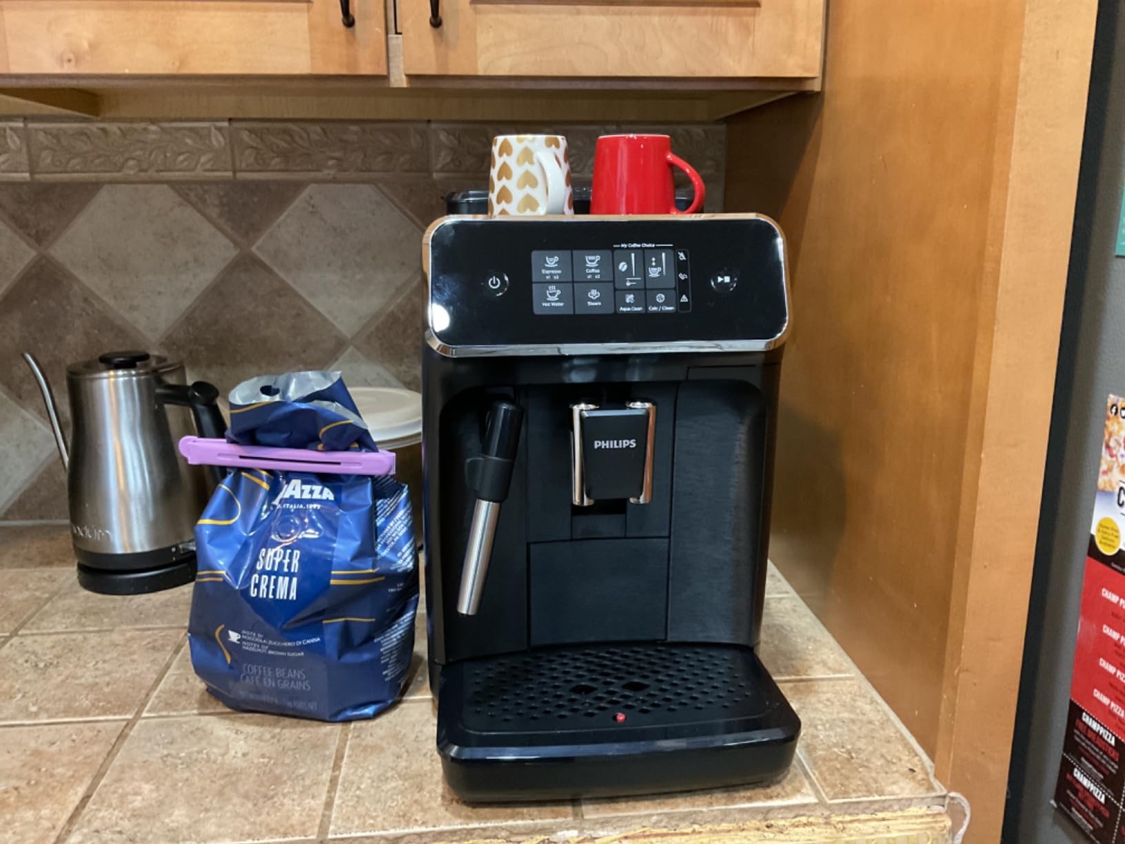 Philips 2200 Series Fully Automatic Espresso Machine, Classic Milk Frother, 2 Coffee Varieties, Intuitive Touch Display, 100% Ceramic Grinder, AquaClean Filter, Aroma Seal, Black (EP2220/14) - Customer Photo 3