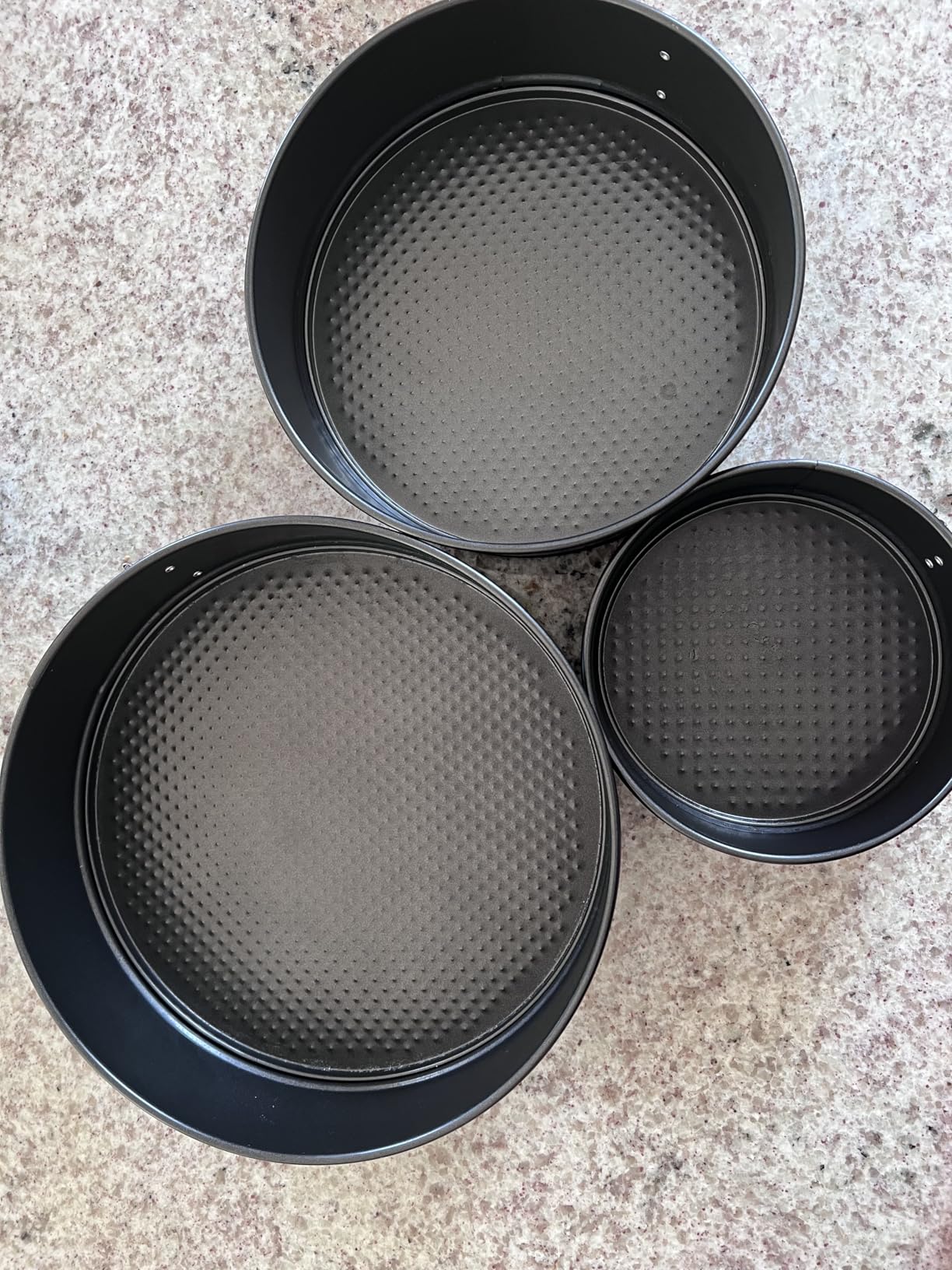 HIWARE Springform Pan Set of 3 Non-stick Leakproof Round Cake Pan Set Includes 3 Pieces 6
