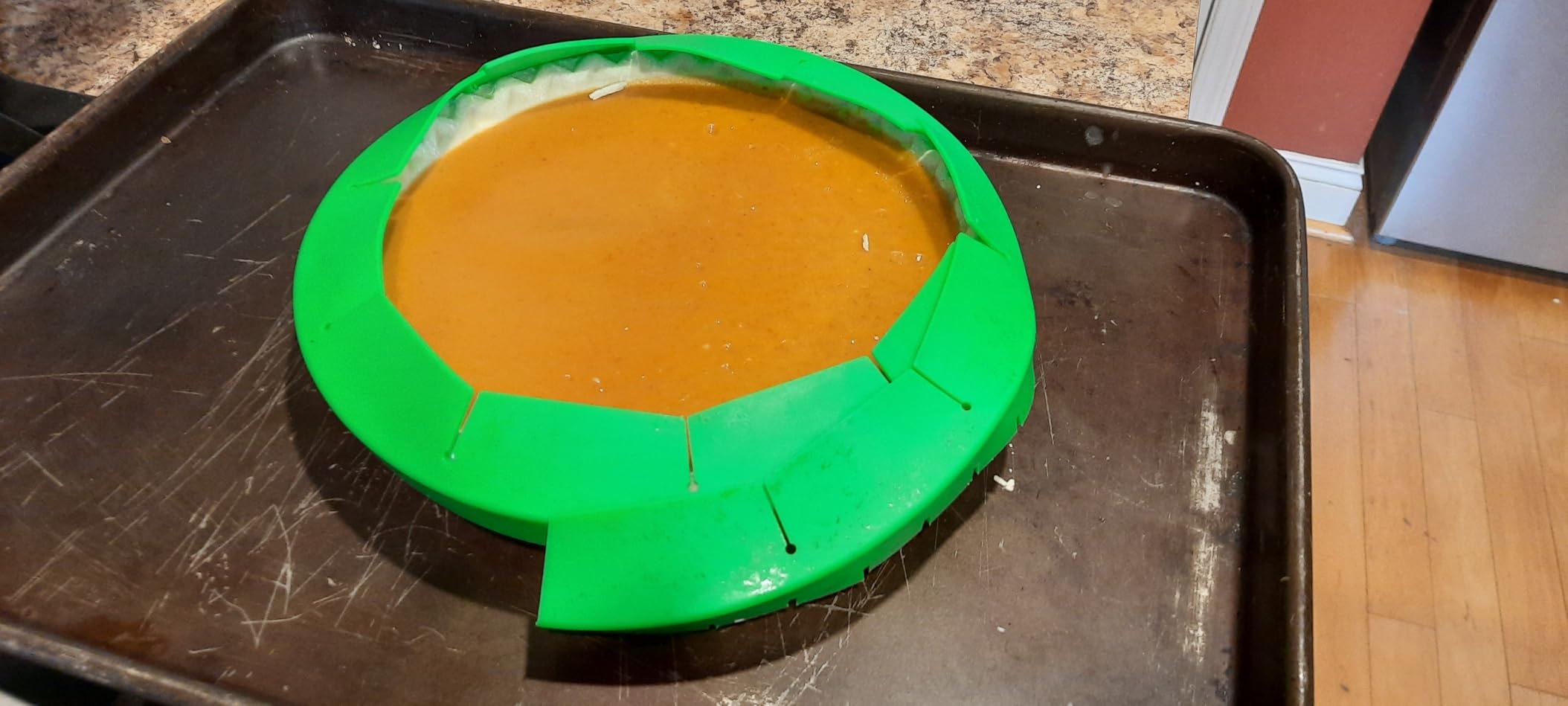 Adjustable Silicone Pie Crust Shields - Baking Protectors Cover Ring Fits 8-11.4 Inch Pies customer photo 1