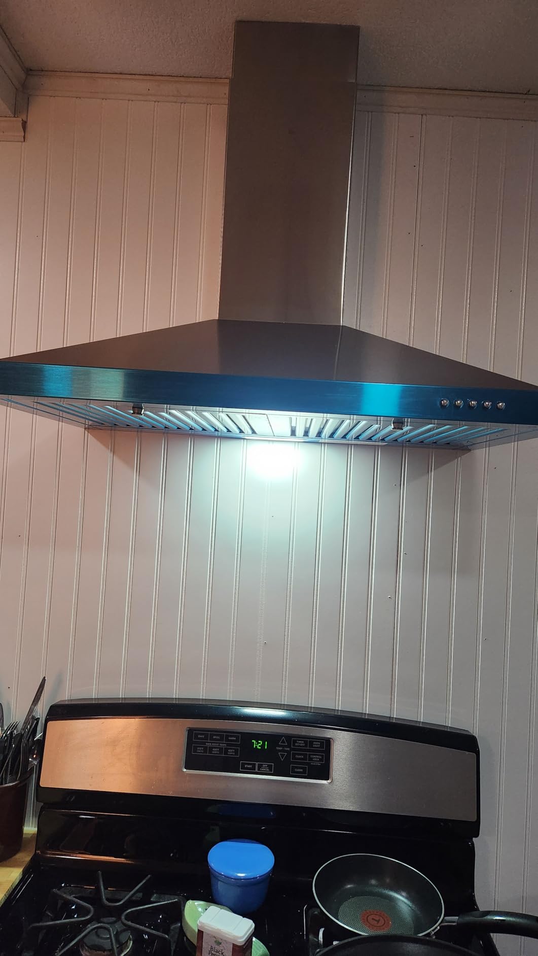 Tieasy Wall Mount Range Hood 30 inch with Ducted/Ductless Convertible Duct, Stainless Steel Chimney-Style Over Stove Vent Hood with LED Light, 3 Speed Exhaust Fan, 450 CFM customer photo 1