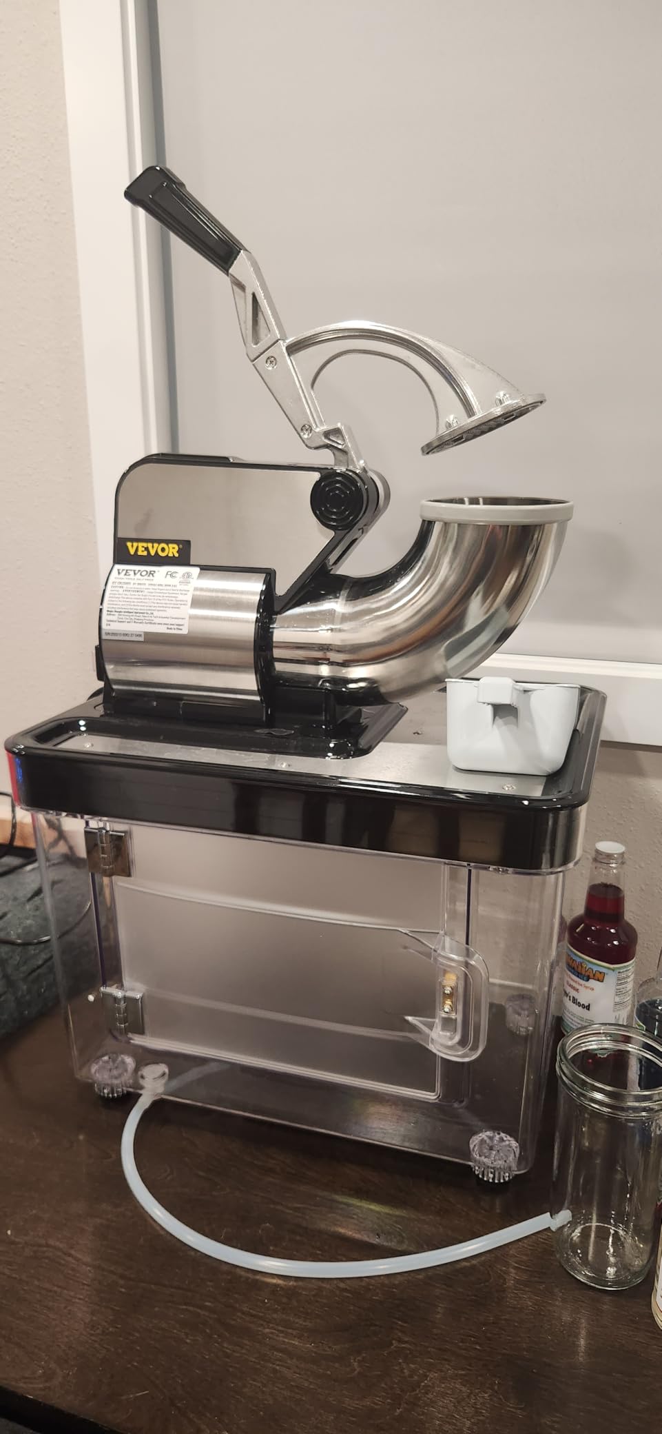 VEVOR 110V Commercial Ice Crusher 661LBS/H, ETL Approved 300W Electric Snow Cone Machine with Dual Blades, Stainless Steel Shaved Ice Machine with Safety On/Off Switch for Family, Restaurants, Bars - Customer Photo 2