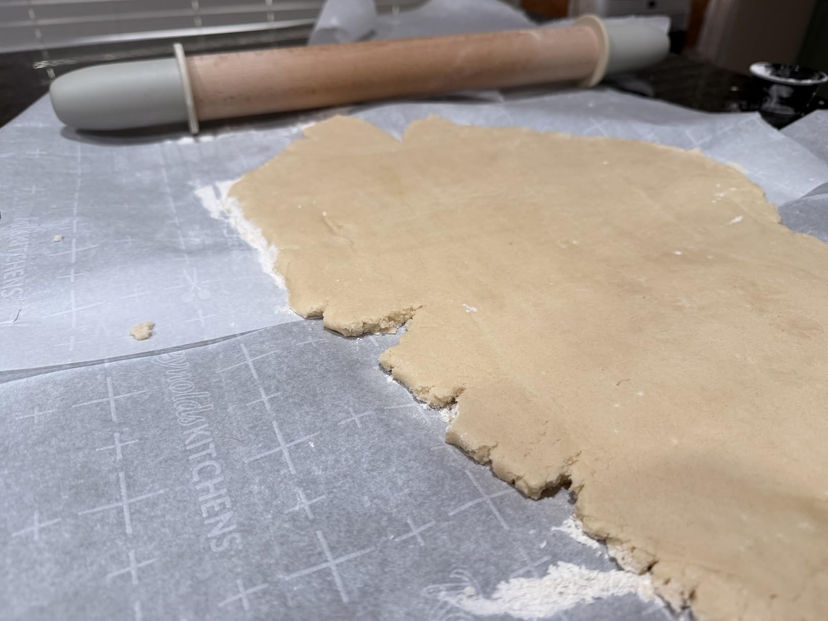 Geesta Adjustable Wood Rolling Pin with 5 Thickness Rings, Precise Dough Roller Handle Press Design with Measurement Guide for Baking Fondant, Pie Crust, Cookie, Pastry - Baking Essential customer photo 2