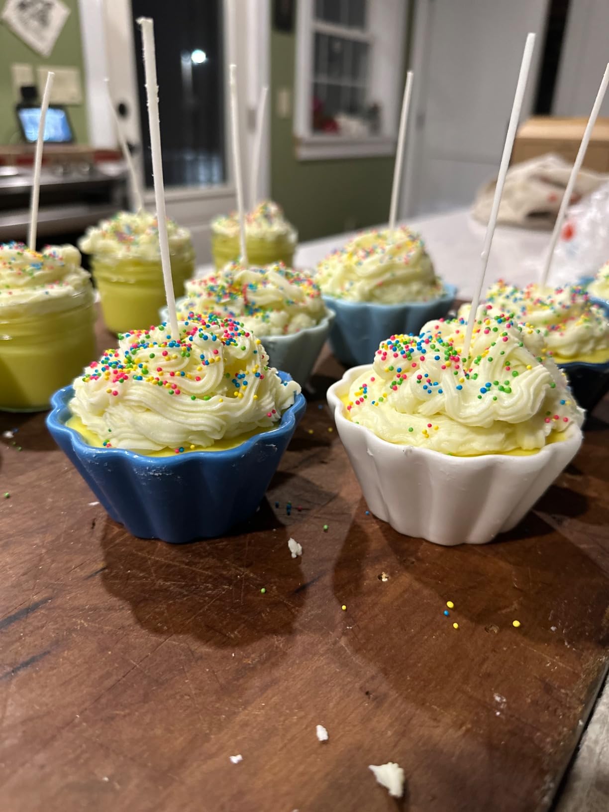 Candle Making Pouring Pot, 32oz Double Boiler Wax Melting Pot, 304 Stainless Steel Candle Making Pitcher with Heat-Resistant Handle and Dripless Pouring Spout Design - Customer Photo 1