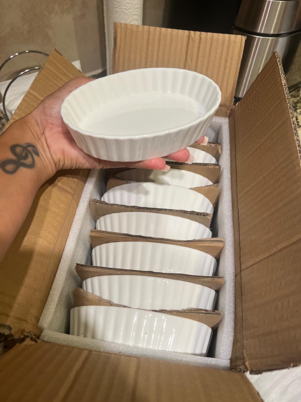 Foraineam Set of 8 Pieces Porcelain Ramekins, 6 Ounce Oval Creme Brulee Ramekin Dishes 6 x 4-1/4 x 1-1/4 Inch Baking Ramekins Set customer photo 1