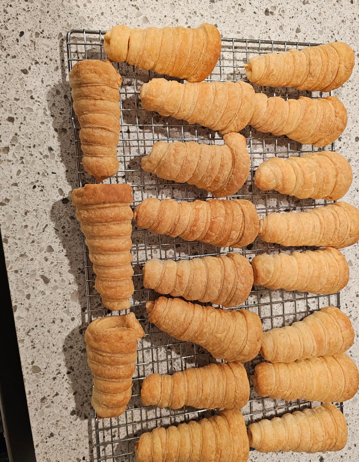 Cream Horn Molds 16pcs Large Size 4.7 inch Baking Cones Stainless Steel Roll Horn Forms Conical Danish Pastry Croissant Cones Moulds customer photo 1