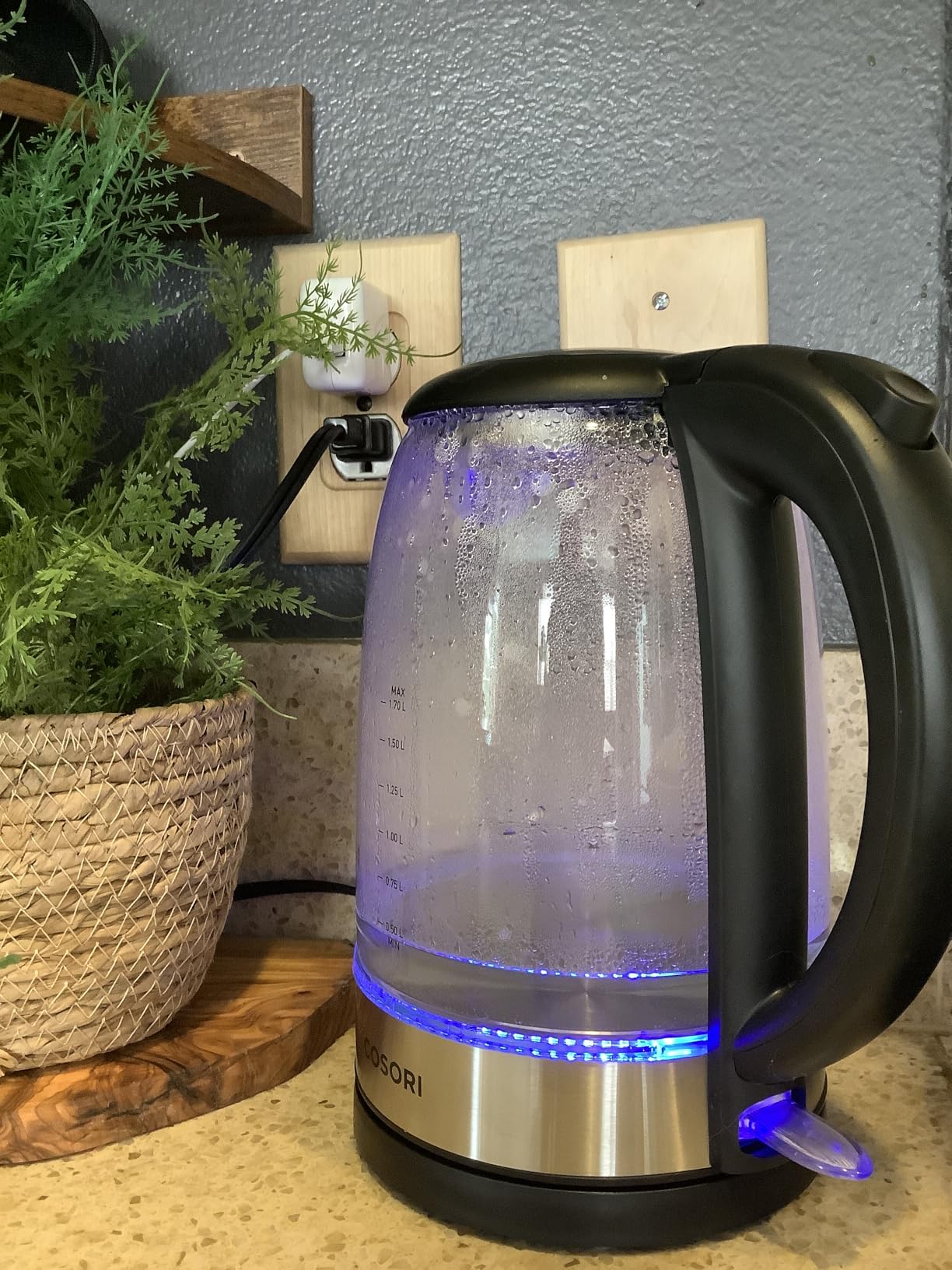 Cosori Electric Kettle, No Plastic Contact With Water, Wide Mouth For Easy Cleaning, Auto Shut Off, 1.7L Tea Kettle & Hot Water Boiler, Water Heater & Teapot, Borosilicate Glass, Black, 1500W customer photo 2