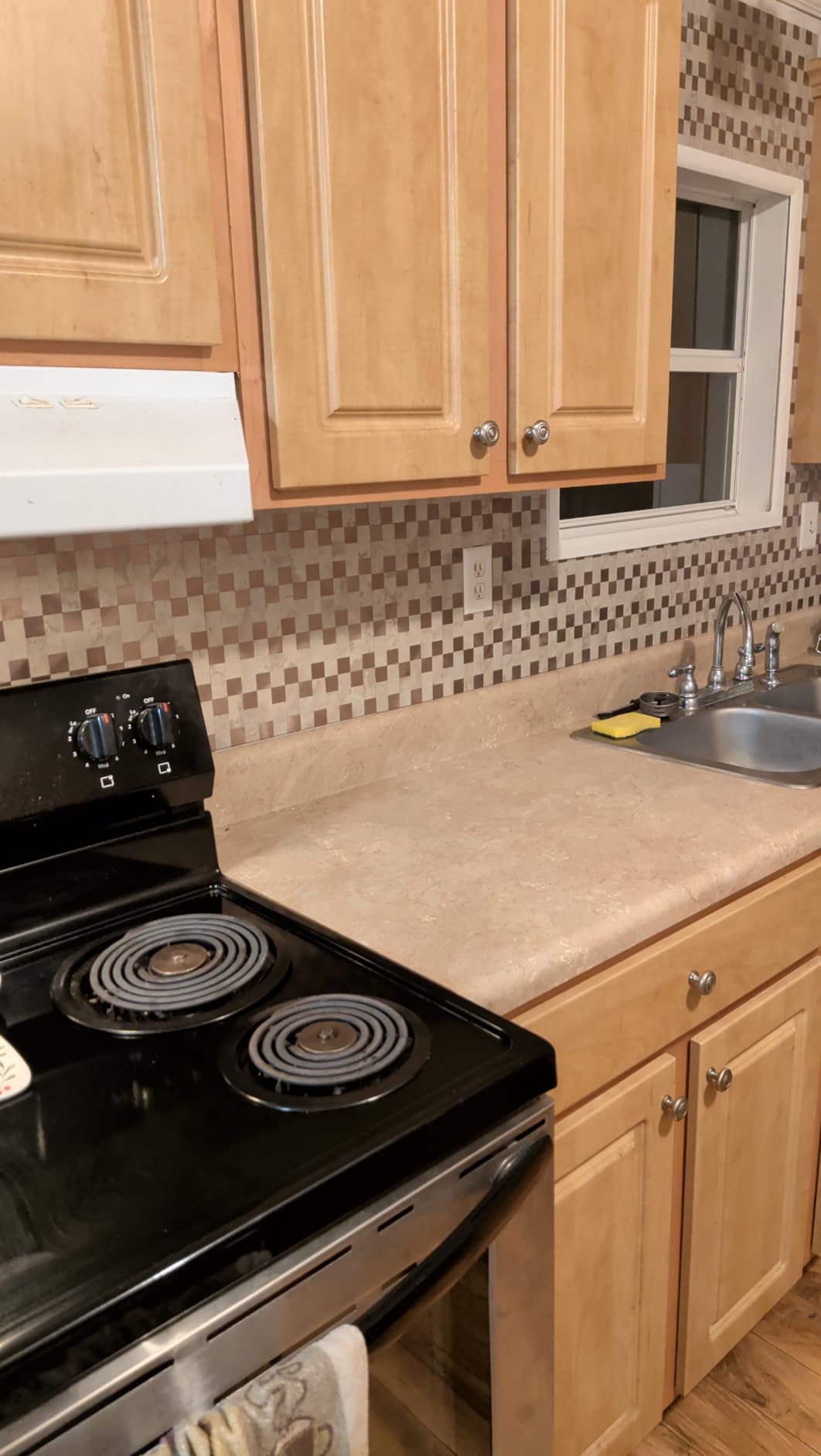 Yipscazo 10-Sheets Peel and Stick Backsplashes for Kitchen, Stick on Backsplash Stainless Steel Metal Tiles for Kitchen Walls, Stainless Steel Backsplash for Range Hood Wall Shield (12''x12'') - Customer Photo 4