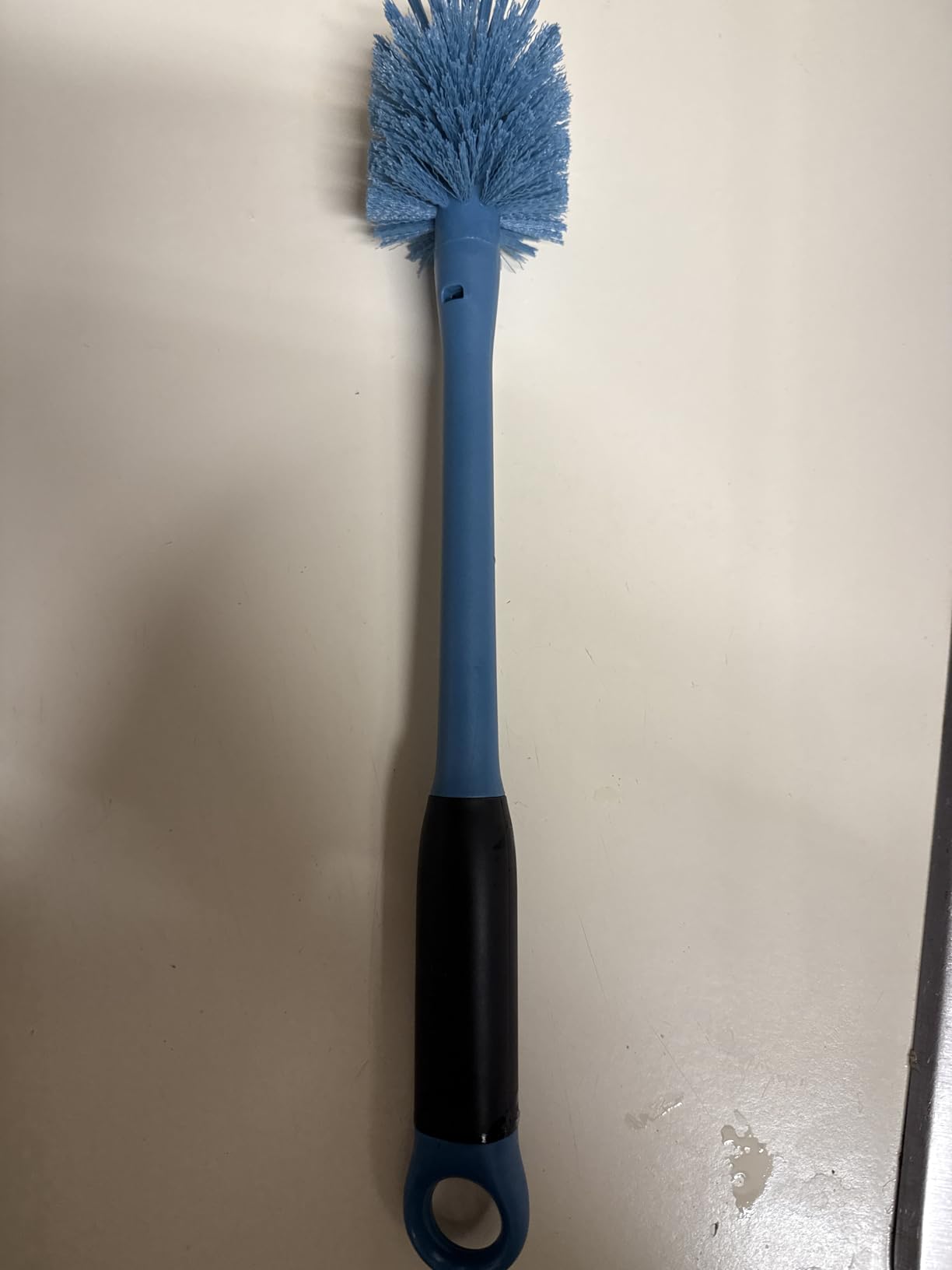 Owala 2-in-1 Water Bottle Brush Cleaner and Water Bottle Straw Cleaner Brush, Water Bottle Brush with Removable Head and Twist n' Hide Straw Brush, Smokey Blue Customer Review Owala 2-in-1 Water Bottle Brush Cleaner and Water Bottle Straw Cleaner Brush, Water Bottle Brush with Removable Head and Twist n' Hide Straw Brush, Smokey Blue - Customer Photo 4