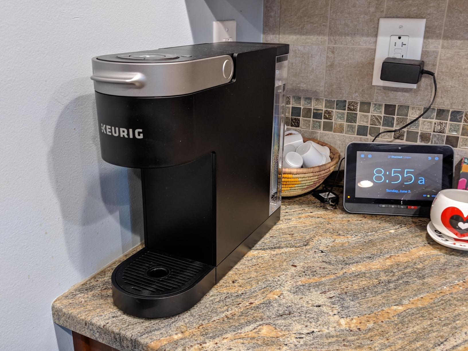 Keurig K-Slim Single Serve K-Cup Pod Coffee Maker, Multistream Technology, 3 Brew Sizes, Slim and Sleek Design, 46oz Removable Reservoir, White - Customer Photo 0