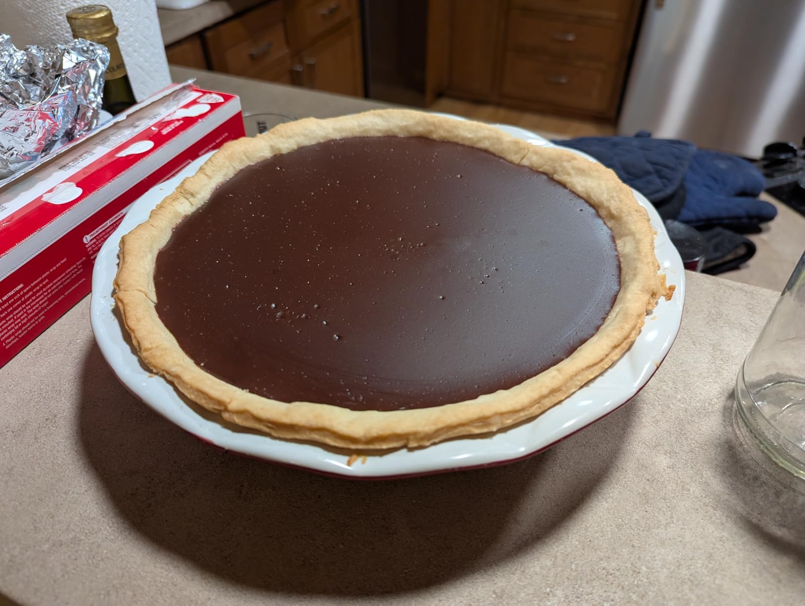 Lareina Deep Dish Pie Pan for Baking, 9 Inch Ceramic Fluted Pie Dish for Apple, Quiche, Pecan, Pot Pies, 53 Ounce Round Pie Plate, Set of 2, Red customer photo 1