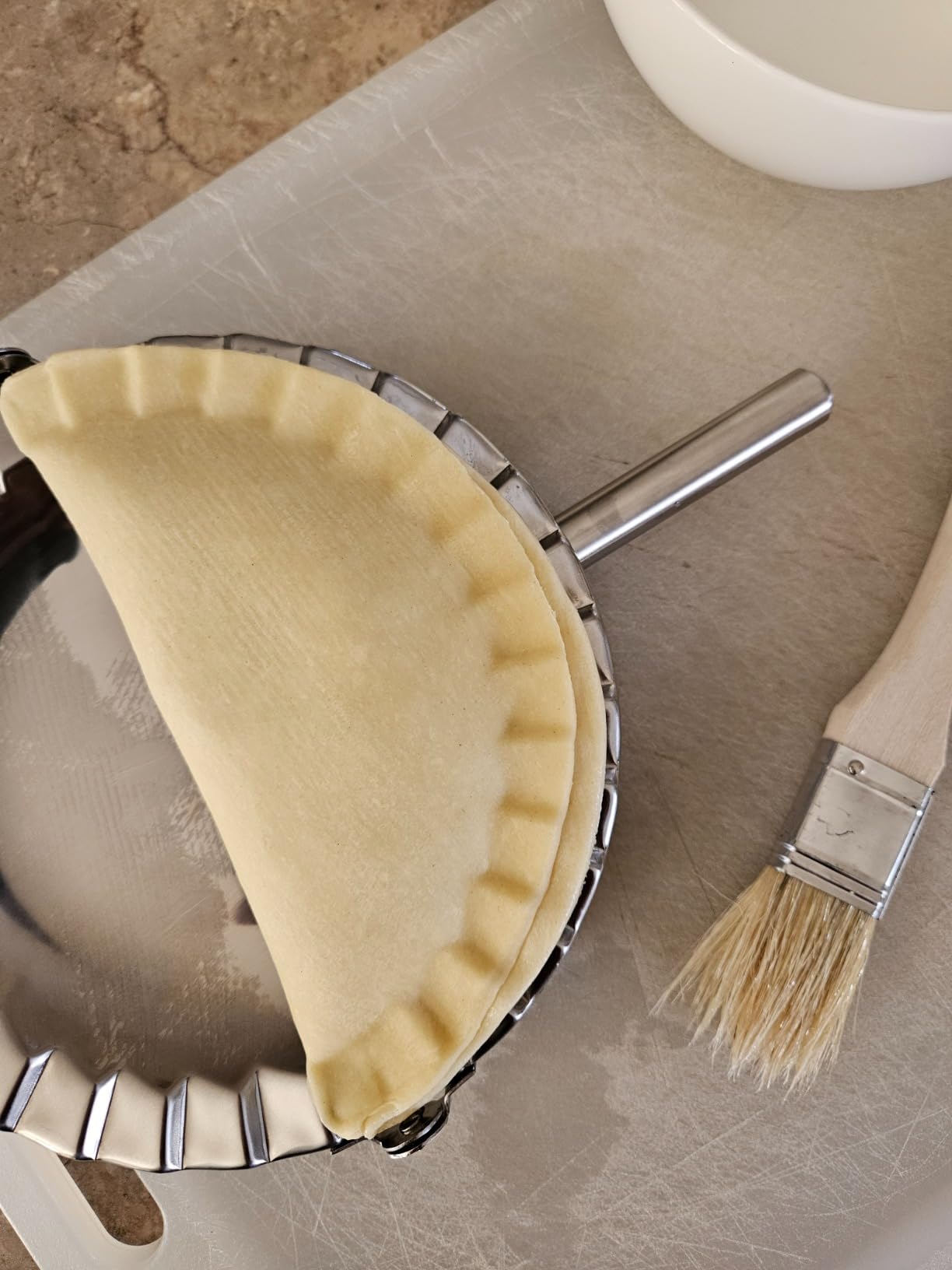 COTEY 6 Inch Empanda Press, Large Stainless Steel Dumpling Maker, 2-in-1 Dough Cutter/Dumpling Mold for Empanada, Dumpling, Ravioli, Pierogi & Hand Pie customer photo 2