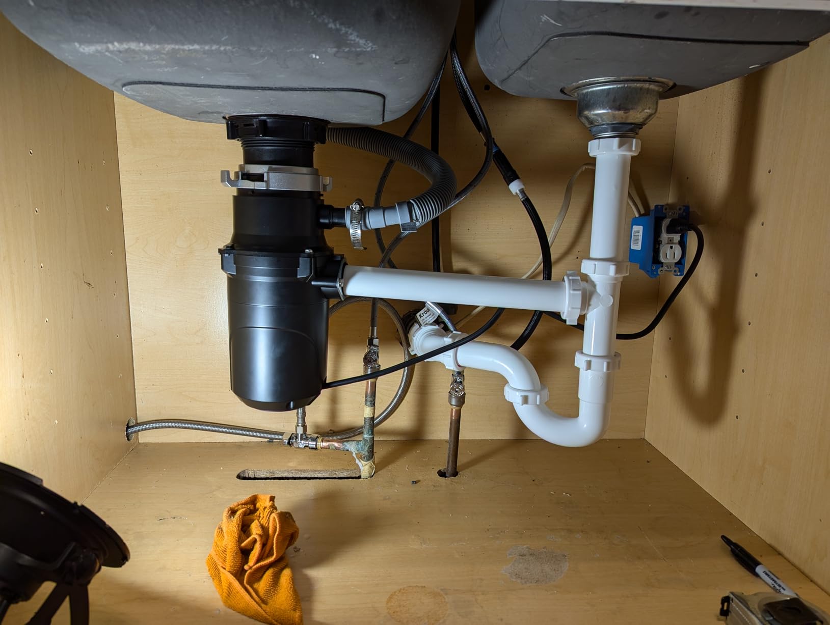 KRAUS WasteGuard 1 HP Ultra-Quiet Garbage Disposal with Quick Connect, Kitchen Sink Drain Cover, Power Cord and Flange Included, KWD100-100MBL - Customer Photo 2