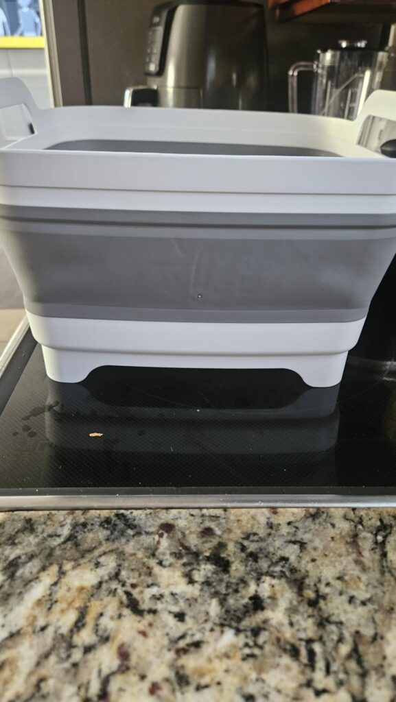 2.4 Gal(9L) Collapsible Dish Basin with Drain Plug, Space Saving Outdoor Multiuse Foldable Sink Tub, Dishpan, Kitchen Storage Tray for Camping, Vegetable Washing, RV (Gray) - Customer Photo 1