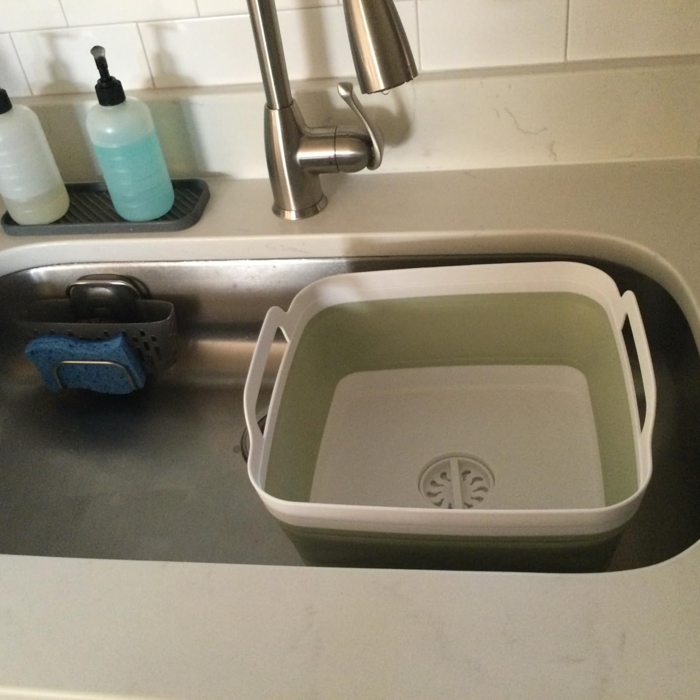 2.4 Gal(9L) Collapsible Dish Basin with Drain Plug, Space Saving Outdoor Multiuse Foldable Sink Tub, Dishpan, Kitchen Storage Tray for Camping, Vegetable Washing, RV (Gray) - Customer Photo 3