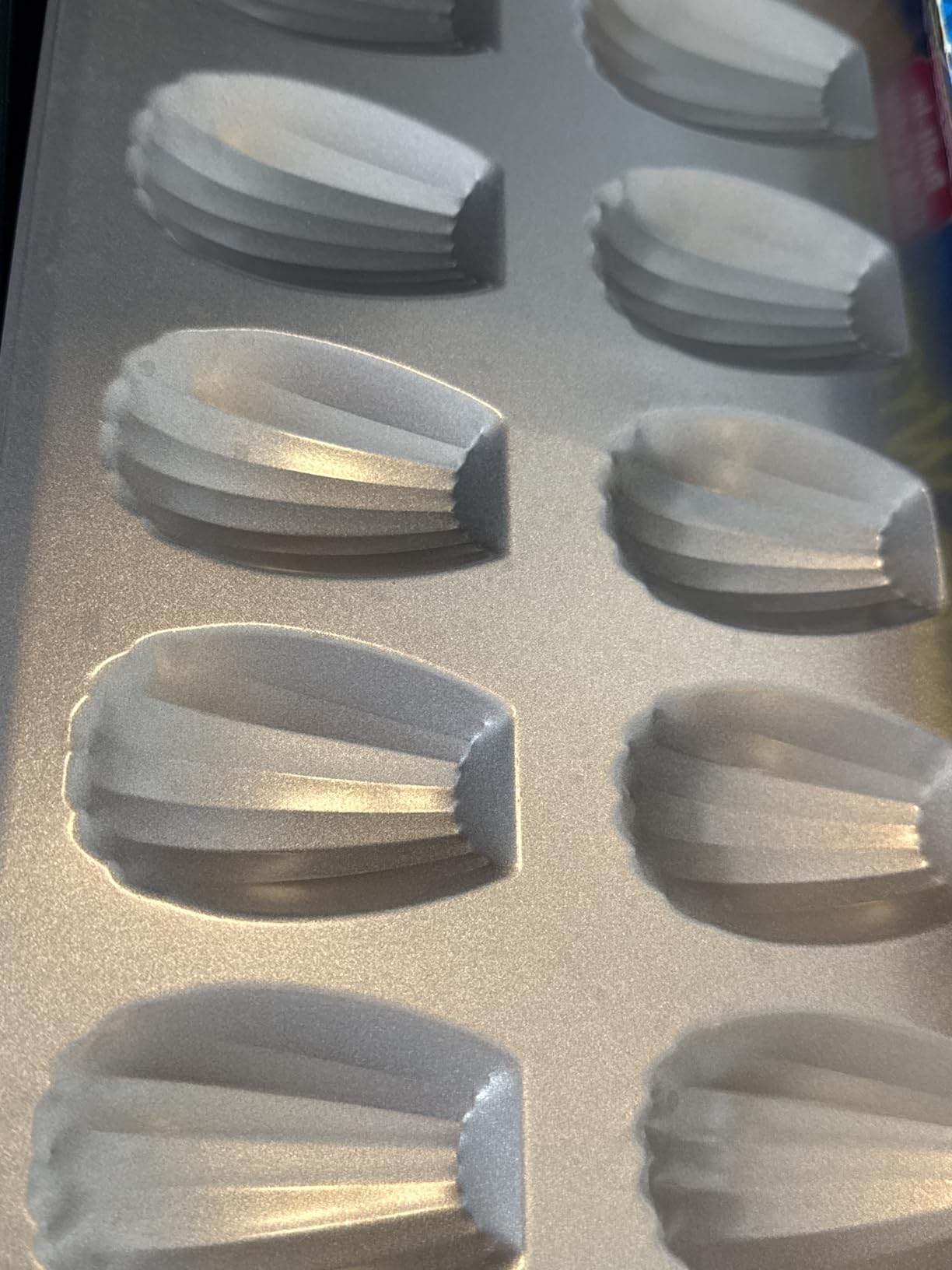 HONGBAKE Nonstick Madeleine Pan 2 Pack 12-Cavity Heavy Duty Madeleine Cookies Trays for Oven Baking, Warp Resistant Shell Shape Madeleine Mold Cake Pan, Champagne Gold customer photo 1