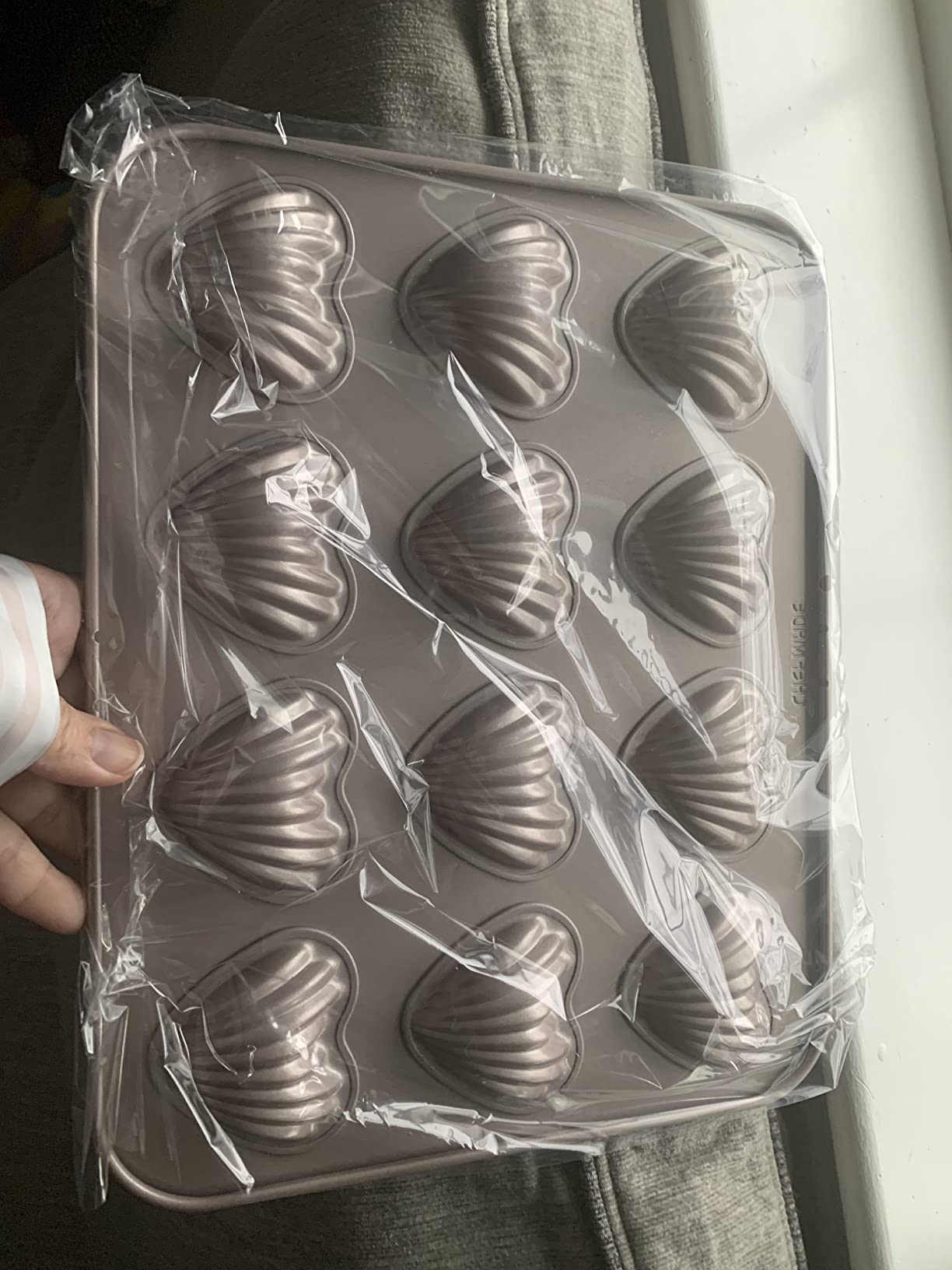 CHEFMADE Madeleine Mold Cake Pan, 12-Cavity Non-Stick Oval Shell Madeline Bakeware for Oven Baking (Champagne Gold) customer photo 2