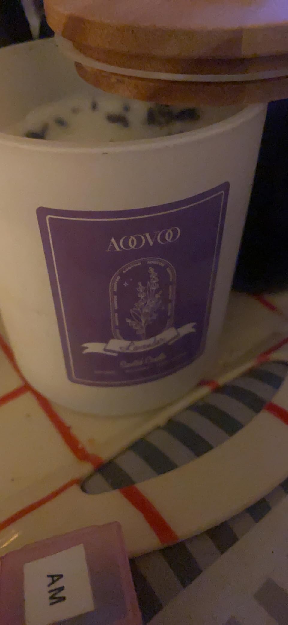 AOOVOO Lavender Scented Candles for Women - Aromatherapy Candle with Crystals Inside, 10oz Soy Candles for Home Scented, Birthday Gifts Valentines Day Candle for Women Mom - Customer Photo 1