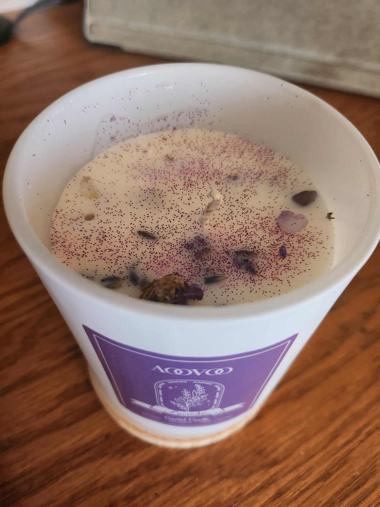 AOOVOO Lavender Scented Candles for Women - Aromatherapy Candle with Crystals Inside, 10oz Soy Candles for Home Scented, Birthday Gifts Valentines Day Candle for Women Mom - Customer Photo 3
