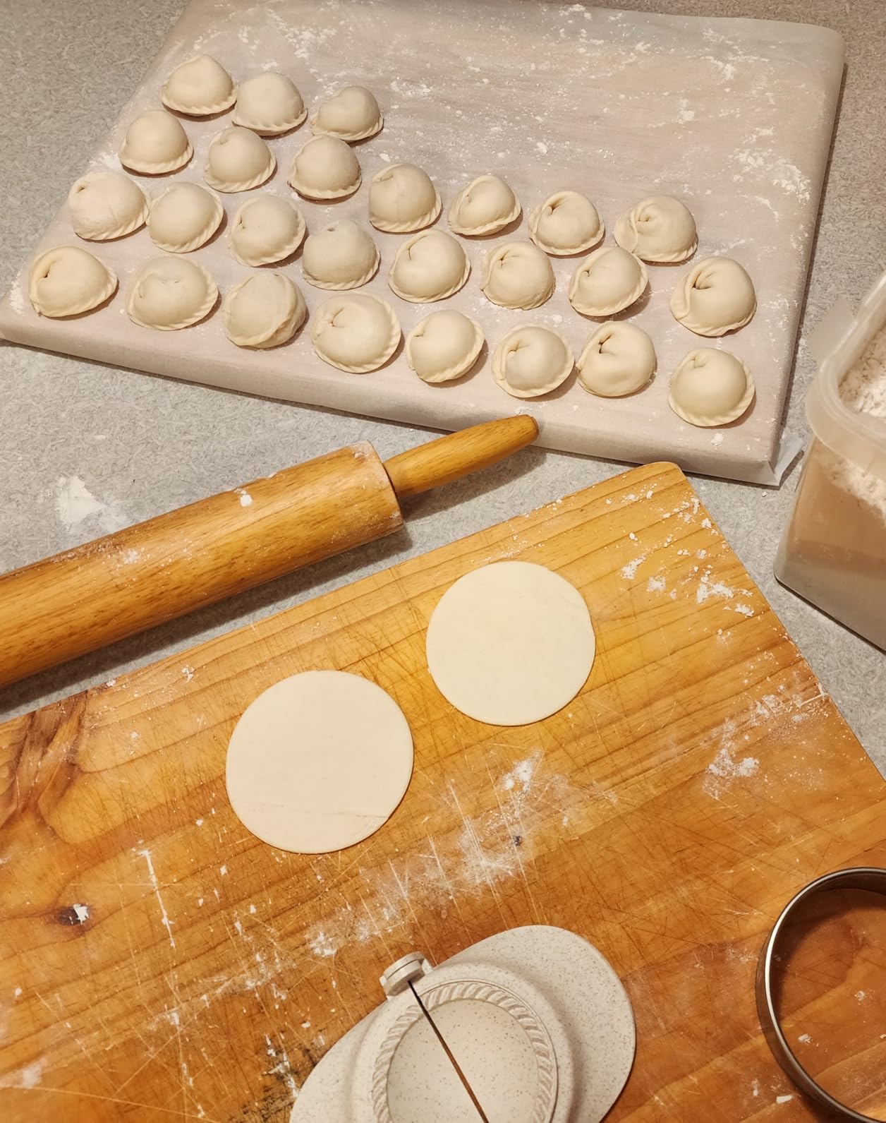 Dumpling Maker, Empanadas press mold maker Set with Dough Cutter, Dumpling Mold Set for Pierogi, Pastelitos, Calzone, Turnovers, Chinese Dumpling White 3sizes customer photo 2