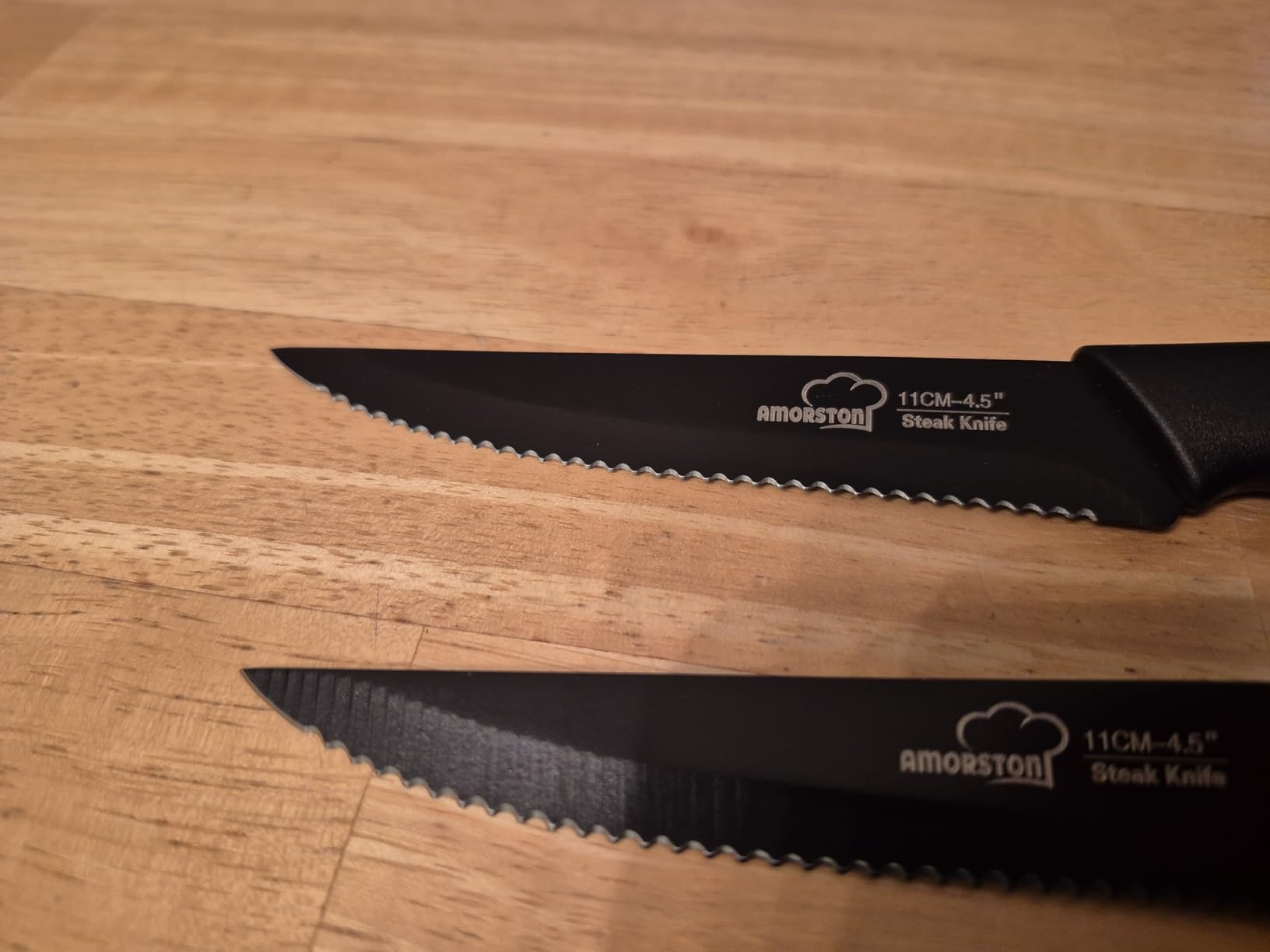 Amorston Steak Knives, Steak Knives Set of 8, Stainless Steel Steak Knife Set, Serrated Knives Dishwasher Safe, Elegant Black - Customer Photo 1