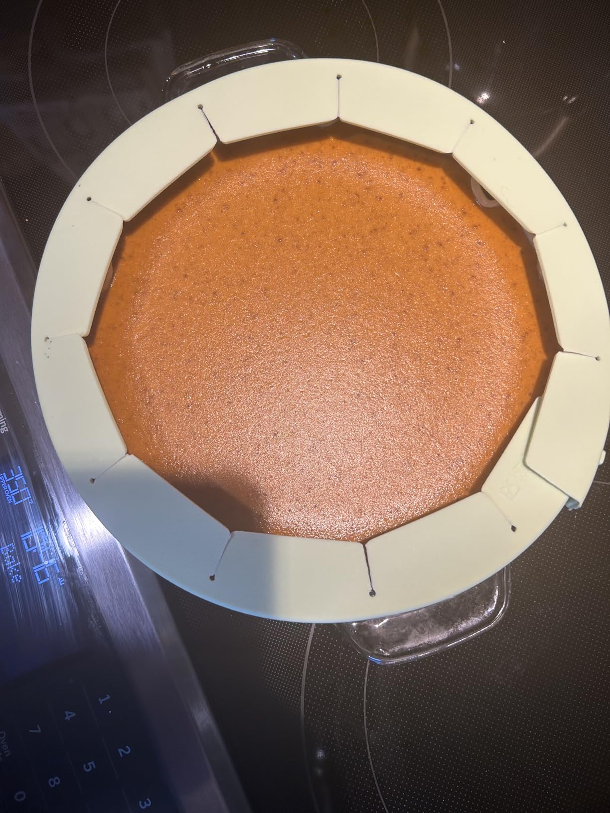 Silicone Pie Crust Shield, Adjustable Bake Crust Protector, Heavy Duty Pie Crust Edge Shield Cover Pie Ring for Crust Pie Saver, Pie Crust Kit for Baking Pie Pizza Fits 8-10.5