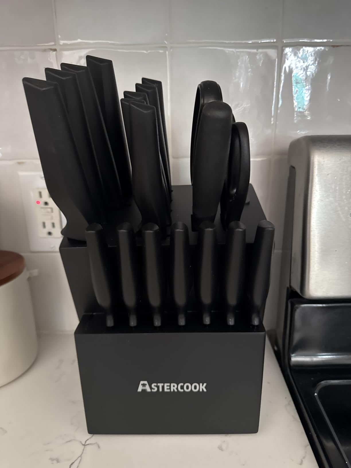 Knife Set, Astercook 21 Pieces Knife Sets for Kitchen with Block, Dishwasher Safe Kitchen Knife Set with Built-in Sharpener, German Stainless Steel Black Knife Block Set - Customer Photo 1