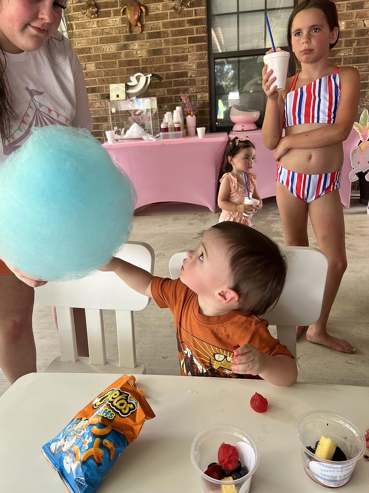 VNN 48L Snow Cone Machine, 500LB/H Commercial Shaved Ice Machine, 300W Electric Ice Shaver Machine, Suitable for Party Activities, Family Gatherings, Events - Customer Photo 2