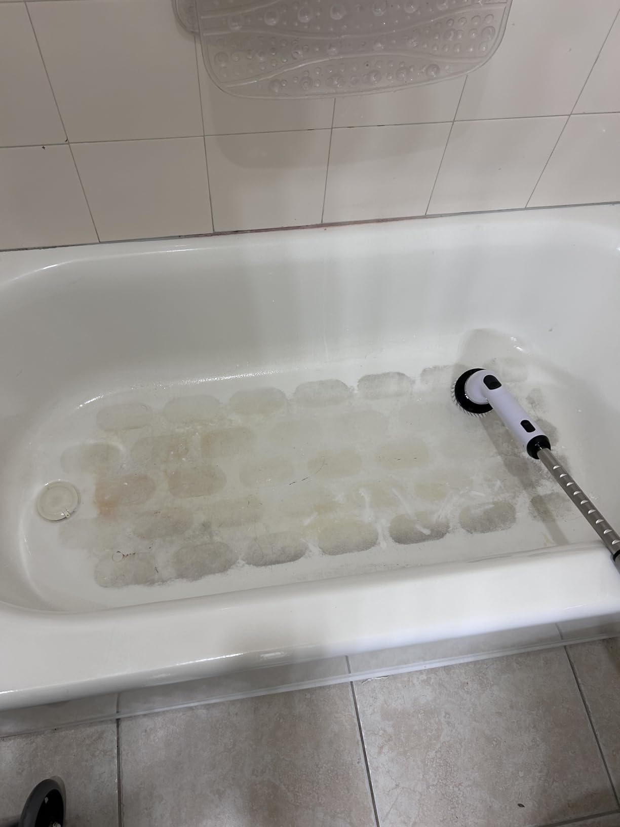 TUYU Electric Spin Scrubber, Full-Body IPX7 Waterproof Bathroom Scrubber with Power LCD Display, Adjustable Extension Handle, Cordless Shower Cleaner Brush for Bathtub Kitchen Wall Cleaning - Customer Photo 1