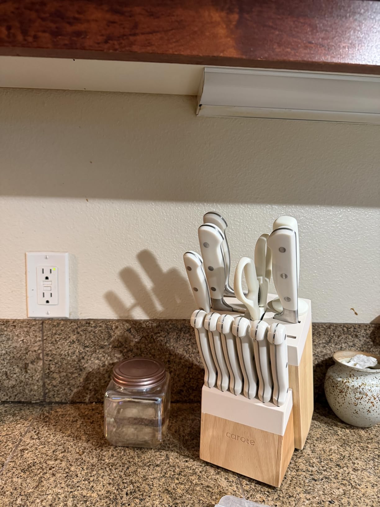 CAROTE 14 Pieces Knife Set with Block, Forged, High Carbon Stainless Steel Sharp Blade Block Knife Set, Dishwasher Safe Cutlery, Cream - Customer Photo 0