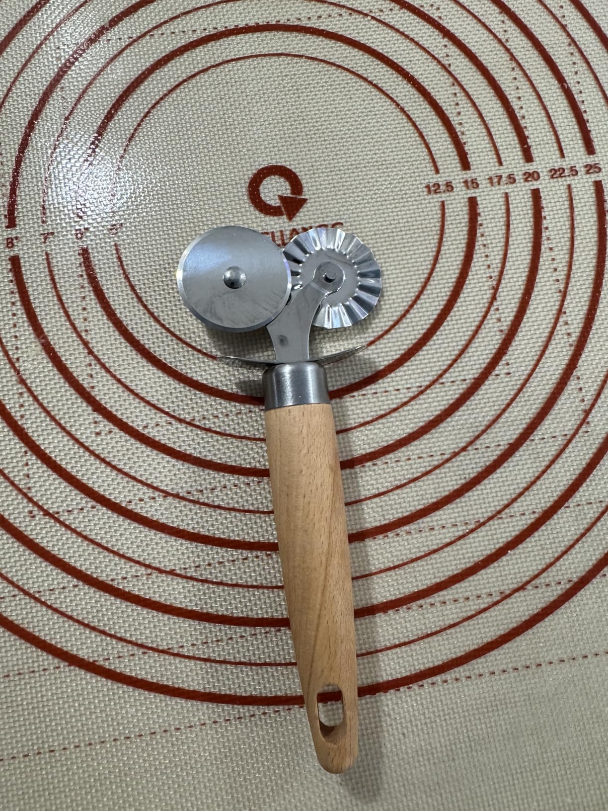 Pastry Cutter Double Wheel - Exquisite Wooden Handle, Perfect for Pasta, Pizza, Ravioli, Cookie -Cheese Slicers Enhance Your Culinary Artistry customer photo 2