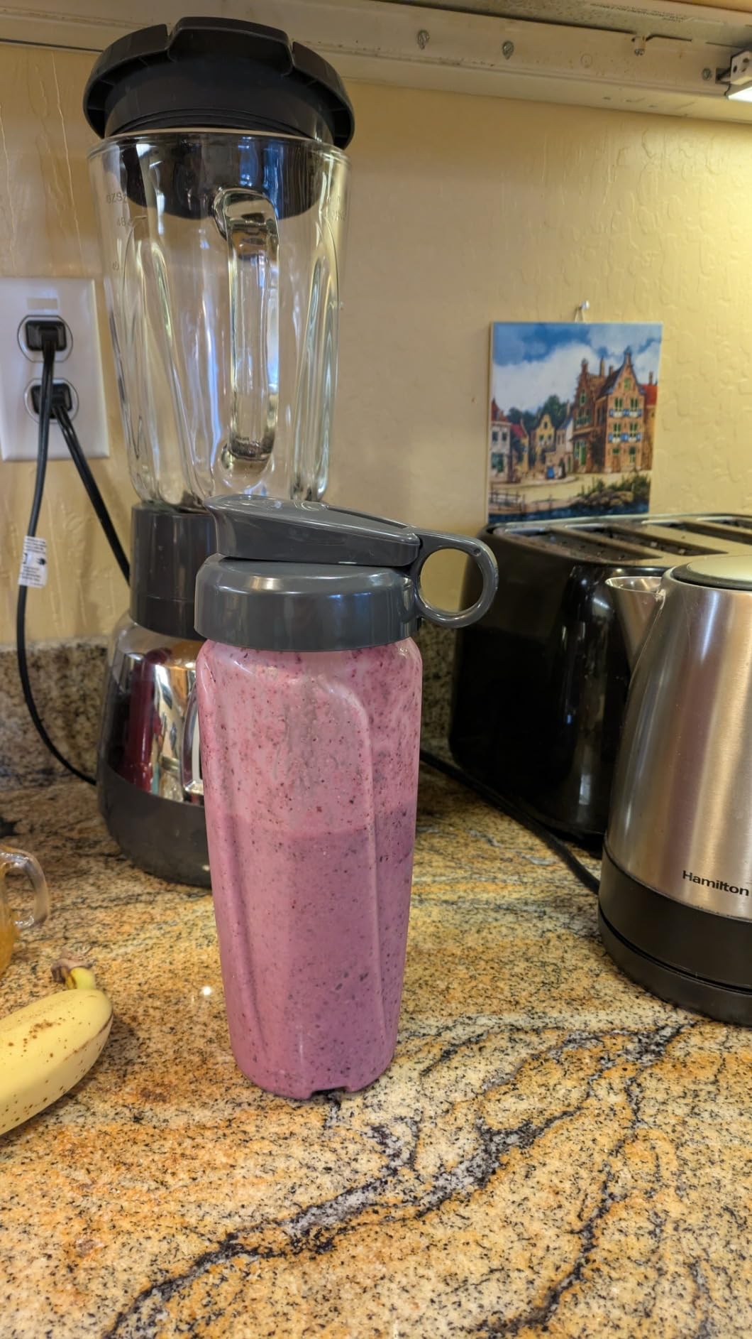 Black+Decker Quiet Blender with 6-Cup Cyclone Glass Jar, 3 Speeds + 3 Functions & Serrated Blade Technology for Faster Blending, Pulse Button and 24-oz Personal Jar, 900W - Customer Photo 2