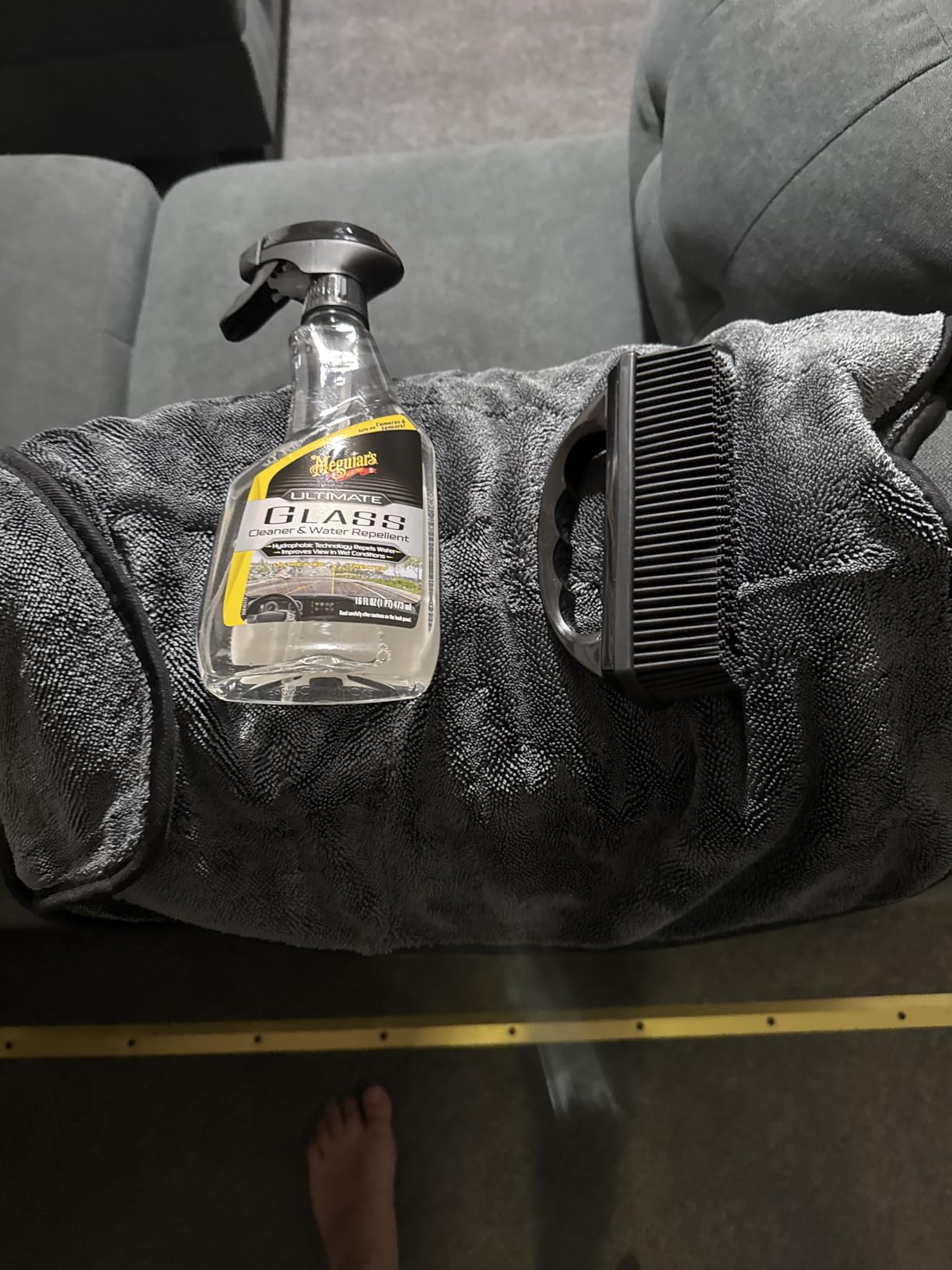 Meguiar's Ultimate Glass Cleaner & Water Repellent - Premium Glass and Window Cleaner for Quick Cleaning with Hydrophobic Technology that Acts as a Rain Repellent Improving Visibility in Rain - 16oz - Customer Photo 0