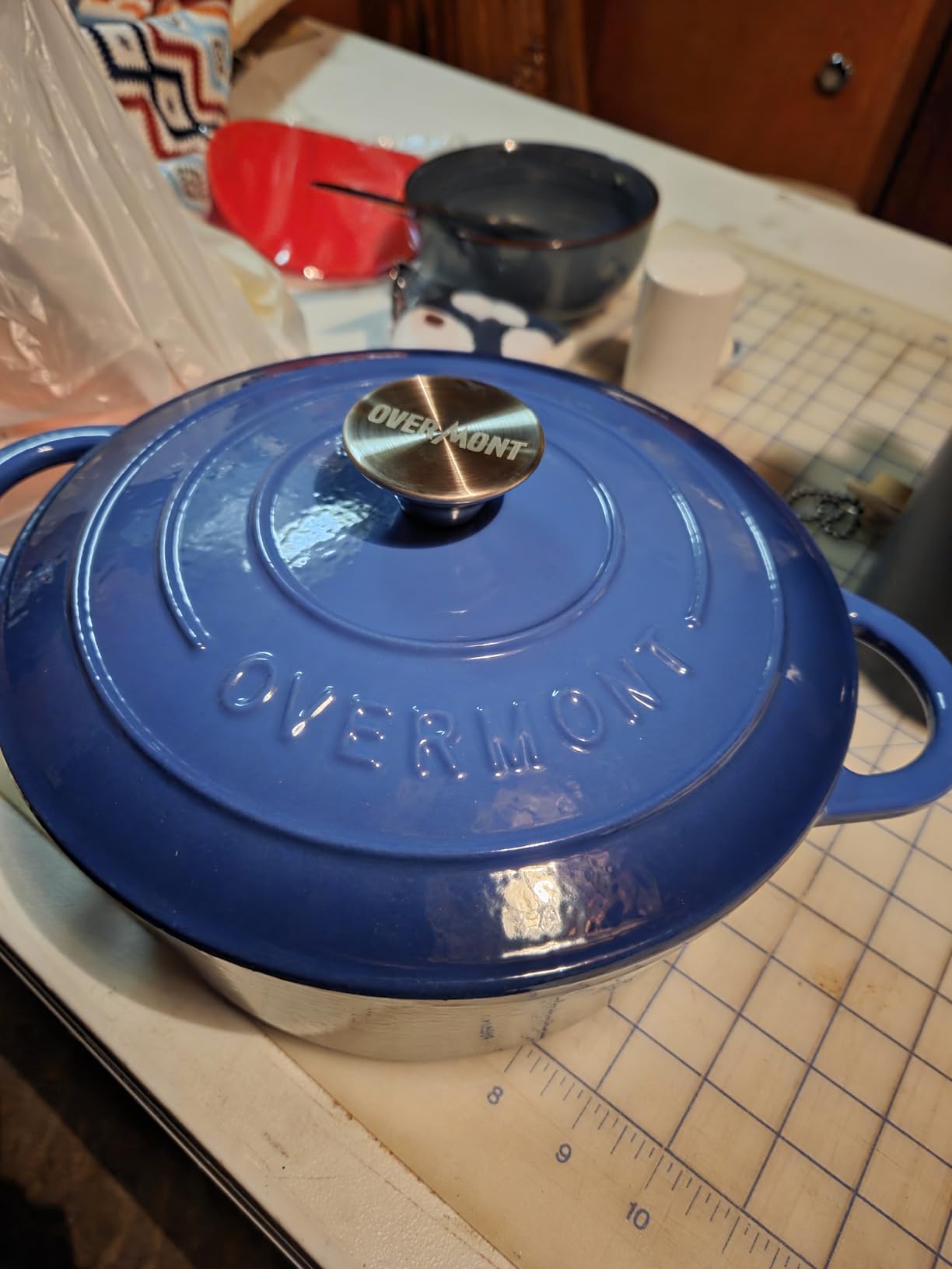 Overmont Enameled Cast Iron Dutch Oven - 5.5QT Pot with Lid Cookbook & Cotton Potholders - Heavy-Duty Cookware for Braising, Stews, Roasting, Bread Baking Cream White Customer Review Overmont Enameled Cast Iron Dutch Oven - 5.5QT Pot with Lid Cookbook & Cotton Potholders - Heavy-Duty Cookware for Braising, Stews, Roasting, Bread Baking Cream White - Customer Photo 2