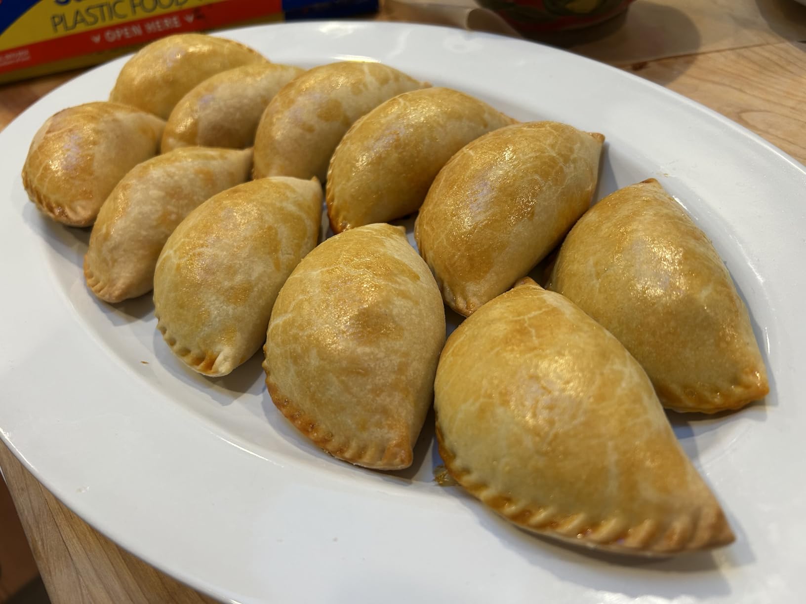 Empanada Maker Press, 6-Inch Extra Large Dumpling Maker Set with Dough Cutter, Dumpling Mold Set for Pierogi, Pastelitos, Calzone, Turnovers, Chinese Dumpling, 5Sizes (6