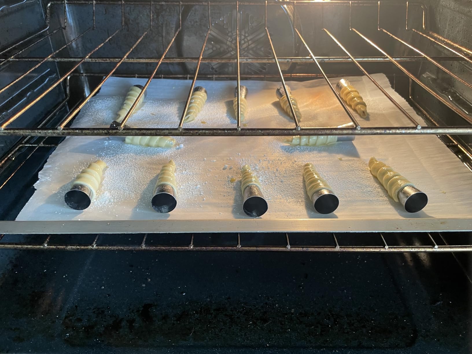 50 PCS Small Cream Horn Molds for Baking, 3.5 Inch Pastry Cones Molds, Mini Cream Horn Forms Metal with Cleaning Brush, Stainless Steel Cone Cannoli Tubes for Cream Roll Croissant customer photo 1