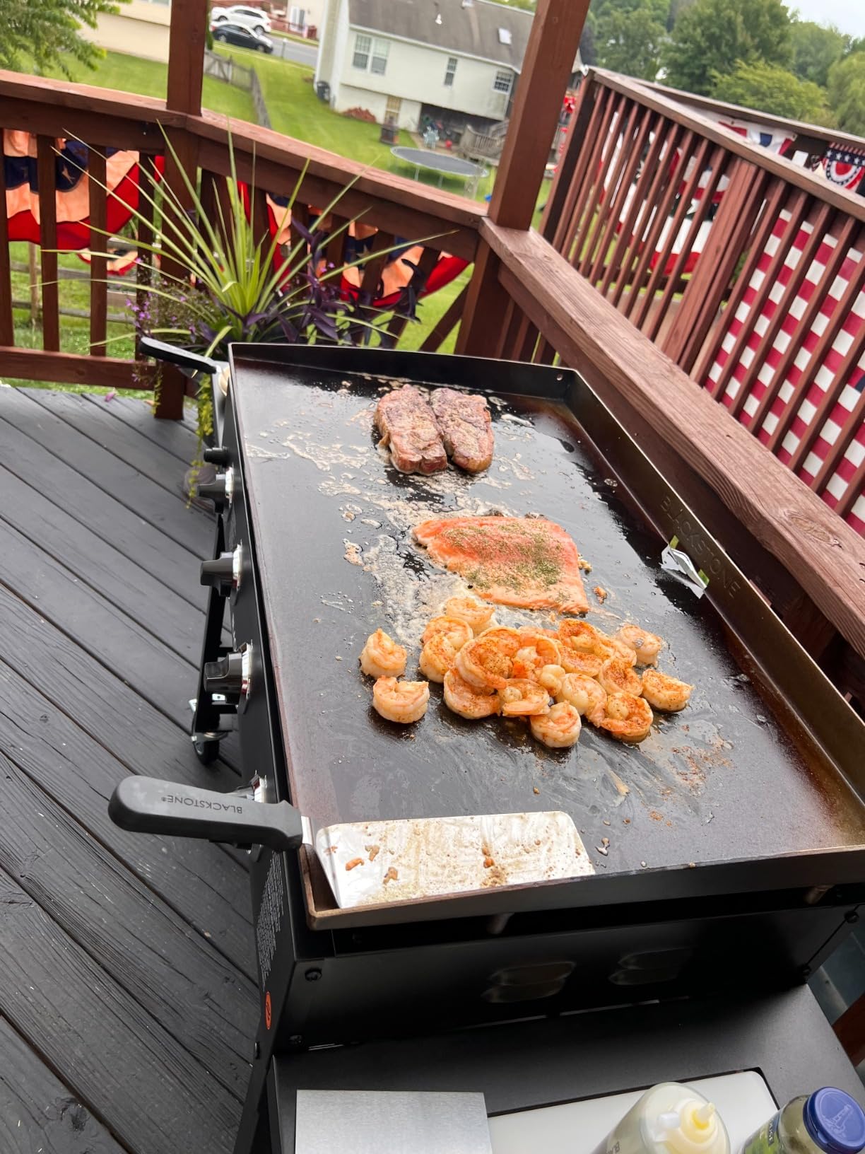 BLACKSTONE 2322 Original 36'' Griddle with X-Braced Hood and Omnivore Griddle Plate Customer Review BLACKSTONE 2322 Original 36'' Griddle with X-Braced Hood and Omnivore Griddle Plate - Customer Photo 0