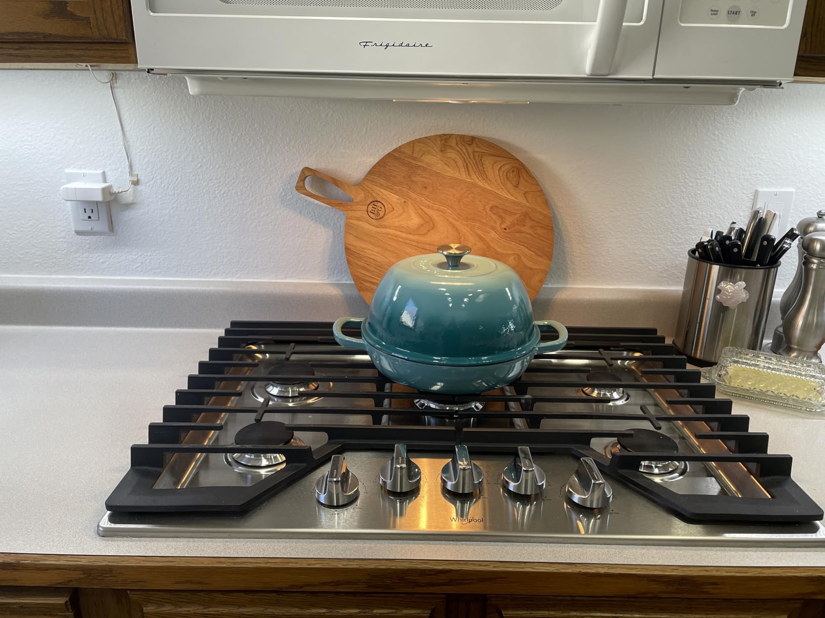 Enamelled Cast Iron Dutch Oven Pot - Dutch Oven For Sourdough Bread Baking - Cast Iron Bread Pot - Dark Blue, 6 Quarts, 26cm - by Nuovva customer photo 1