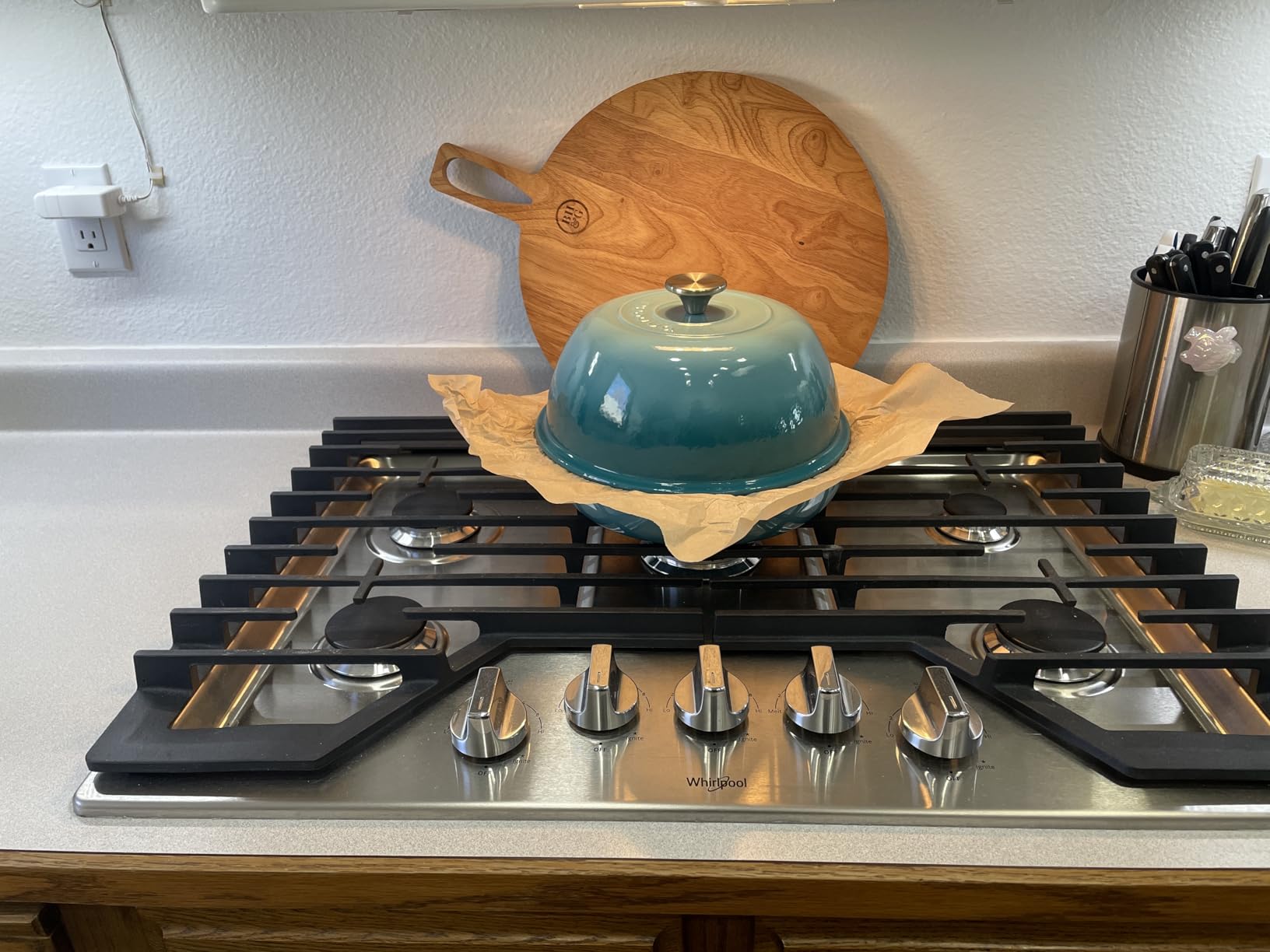 Enamelled Cast Iron Dutch Oven Pot - Dutch Oven For Sourdough Bread Baking - Cast Iron Bread Pot - Dark Blue, 6 Quarts, 26cm - by Nuovva customer photo 2