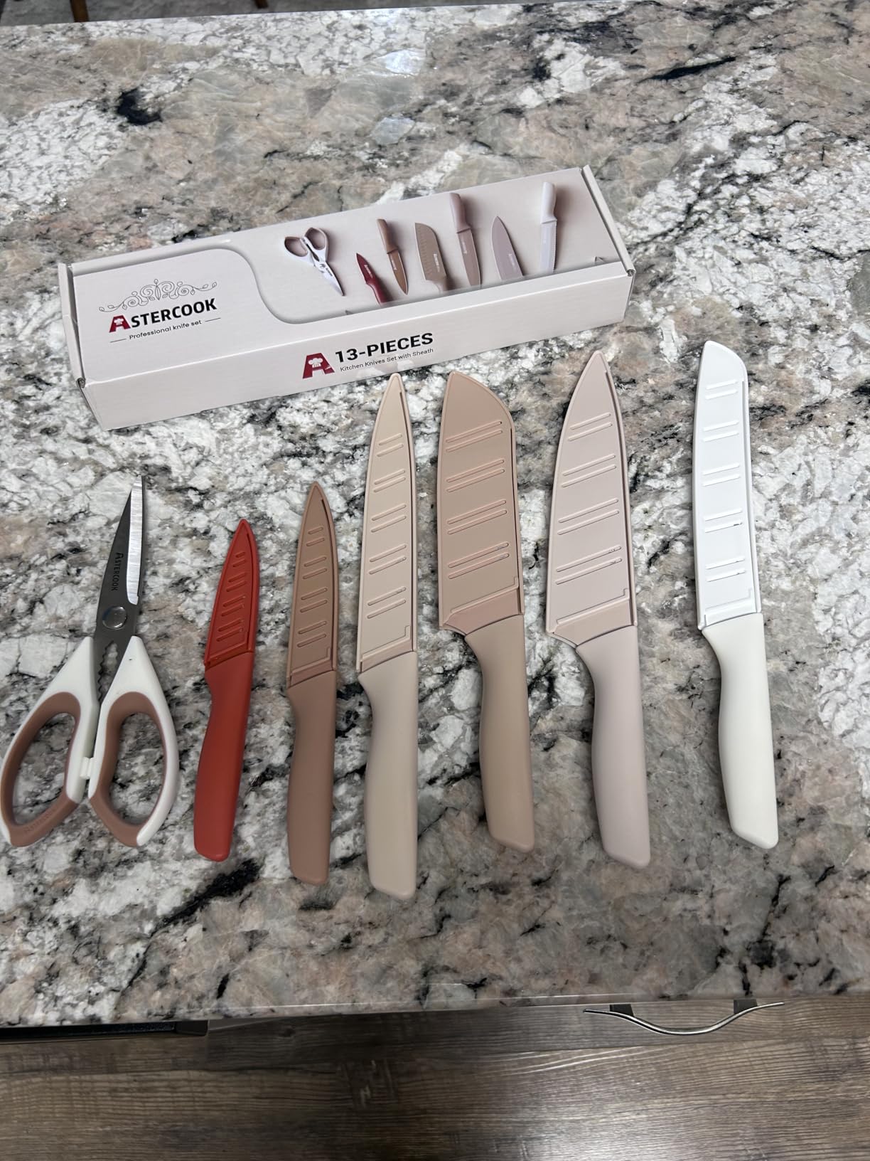 Astercook Knife Set, 13 Pieces Kitchen Knives Set with Healthy Anti-Rust Coating, Dishwasher Safe, Stainless Steel Chef Knife Sets with 6 Blade Guards, Perfect Holiday Gifts for Kitchen - Customer Photo 1