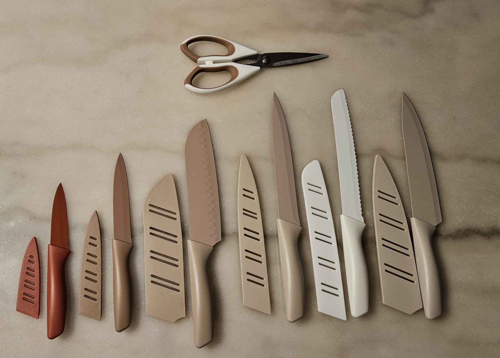 Astercook Knife Set, 13 Pieces Kitchen Knives Set with Healthy Anti-Rust Coating, Dishwasher Safe, Stainless Steel Chef Knife Sets with 6 Blade Guards, Perfect Holiday Gifts for Kitchen - Customer Photo 2