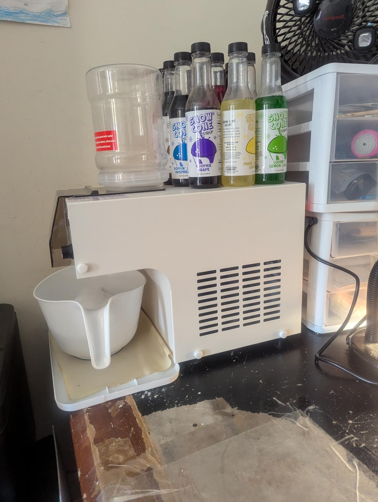 Snowflake Ice Machine, 485.0LBS/24H 1000W Shaved Ice Machine, Rapid Cooling, Food-Grade Stainless Steel Material, Snowflake Ice Maker for Dessert, Ice Cream, Suitable for Party & Commercial Use - Customer Photo 1